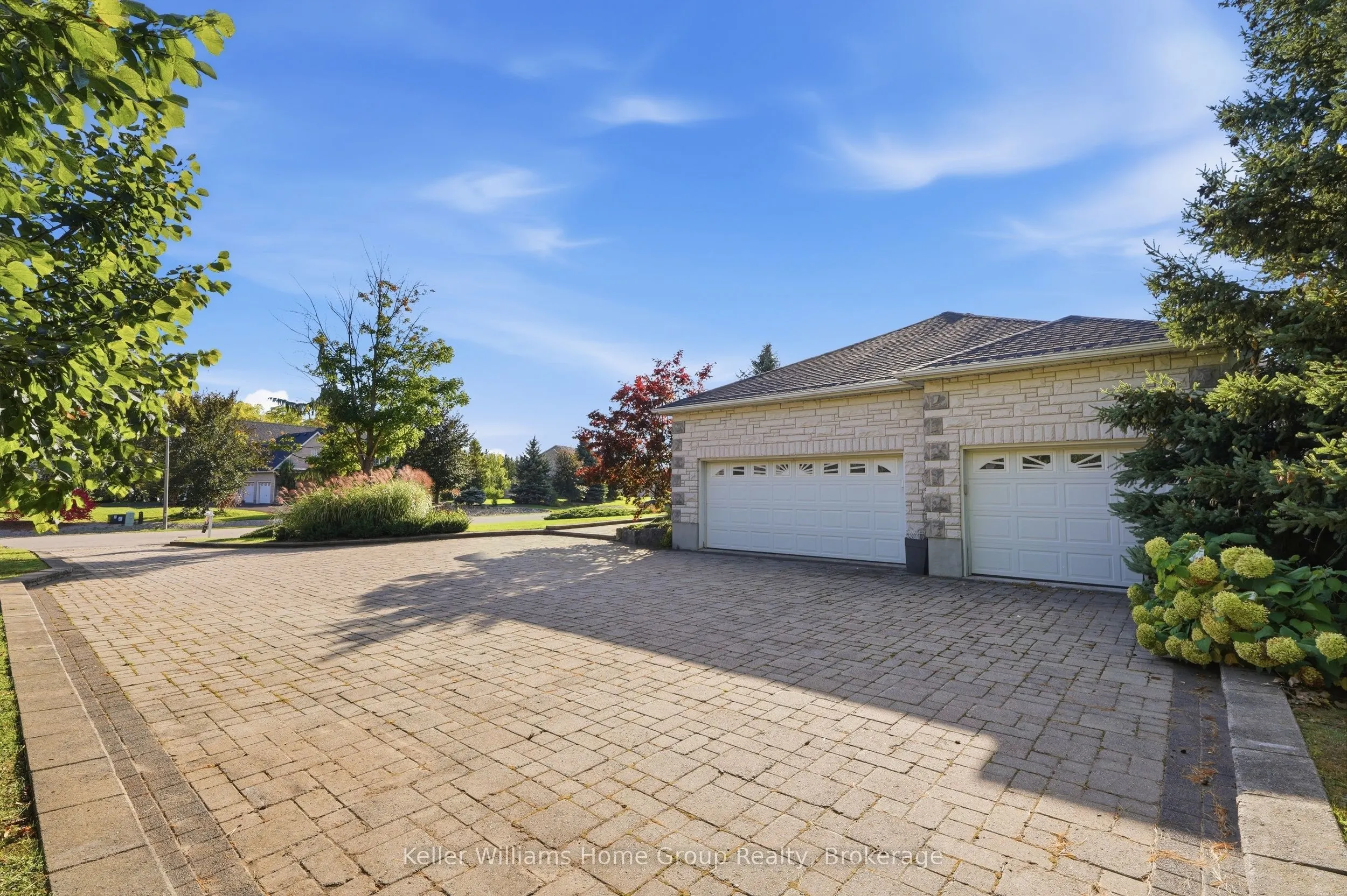 1194 Hunt Club Road