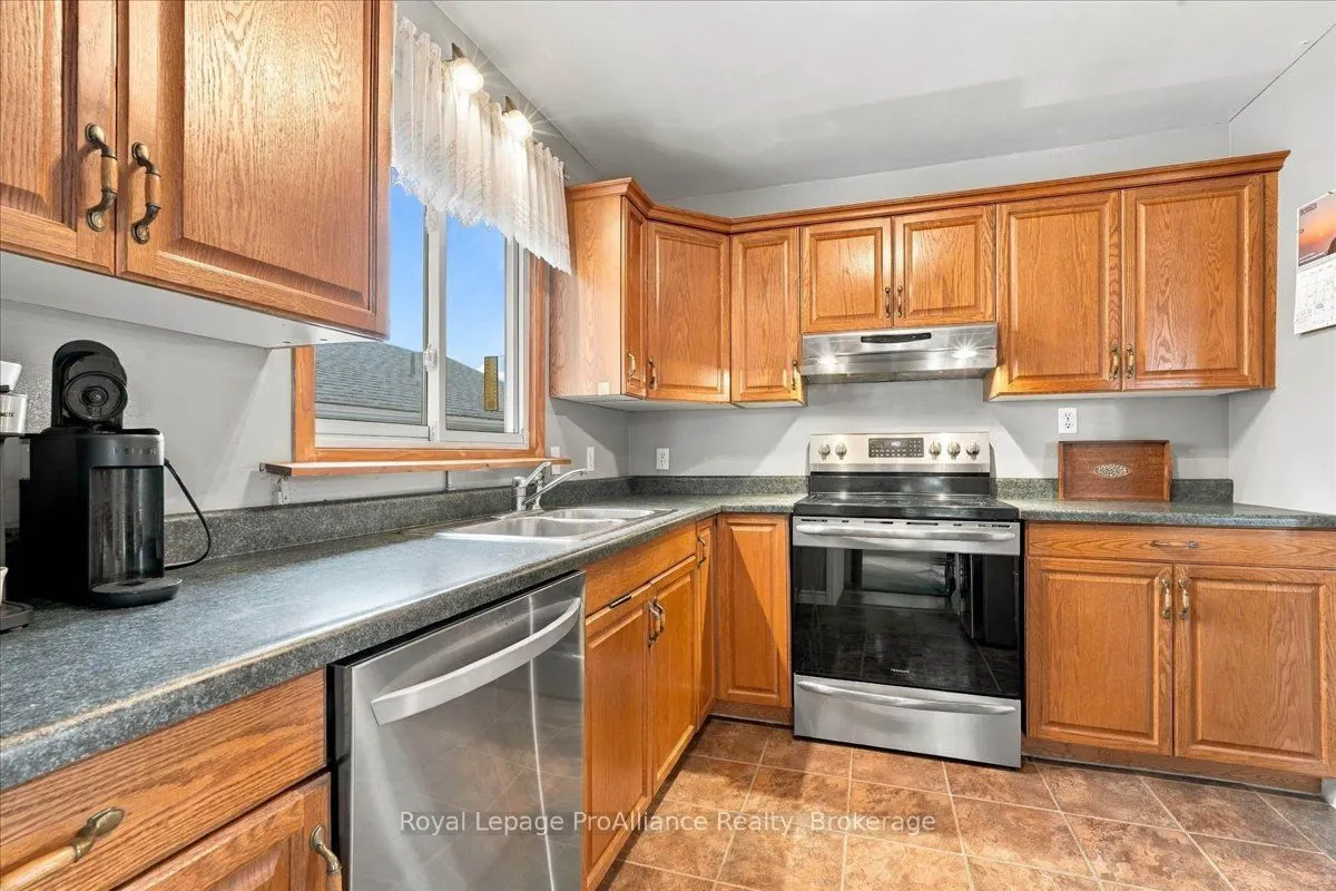 4 Bogart Crescent