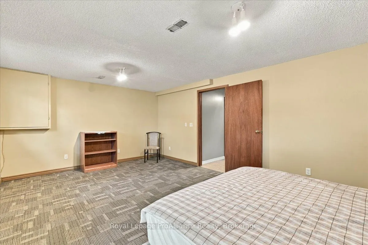 4 Bogart Crescent