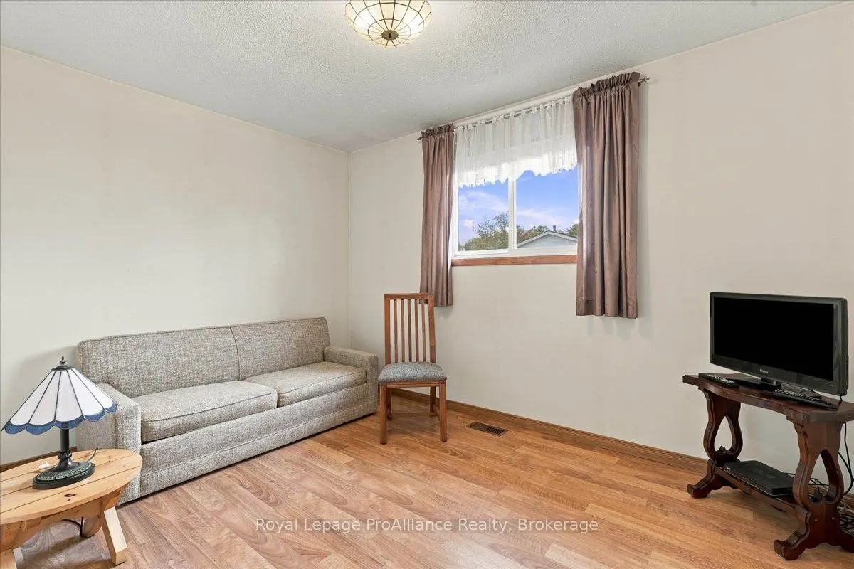 4 Bogart Crescent