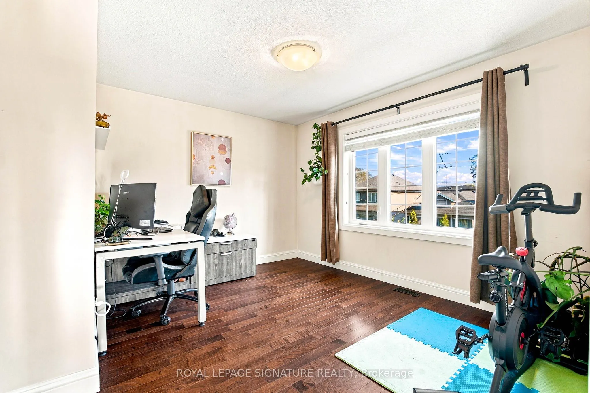 17 Lagoon Avenue