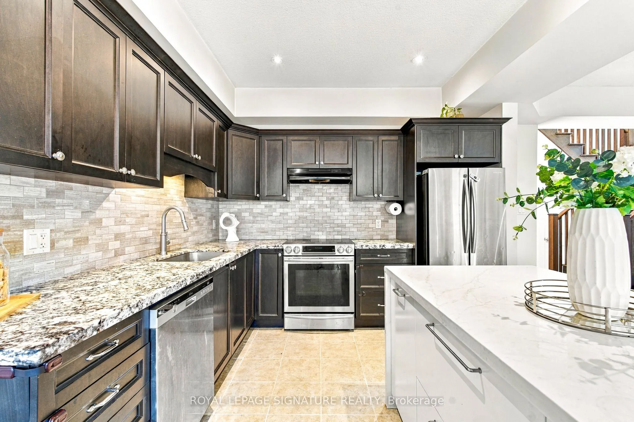 17 Lagoon Avenue