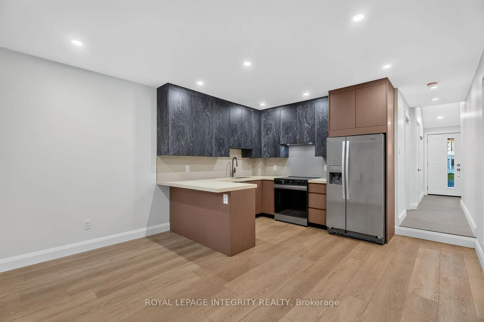 775 Kingfisher Crescent #B