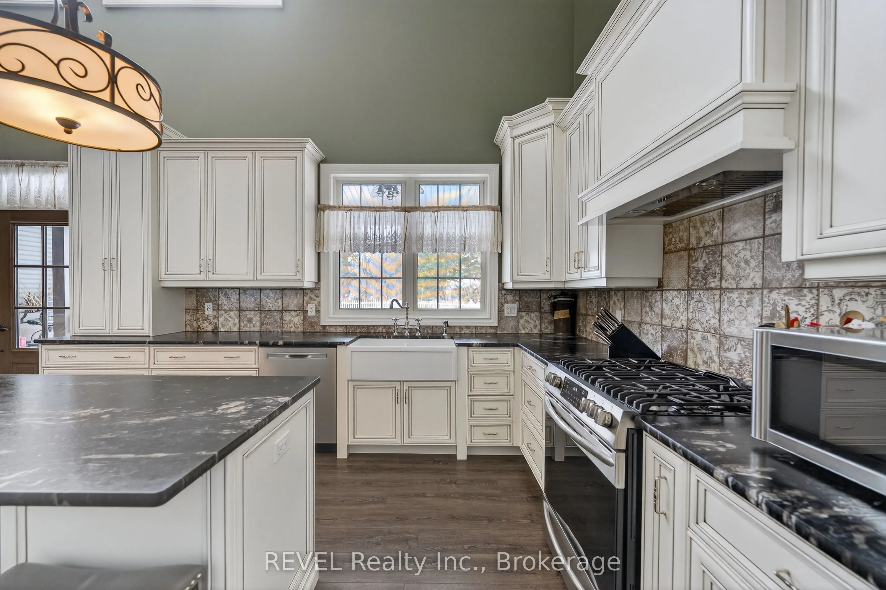 573 CANBORO Road