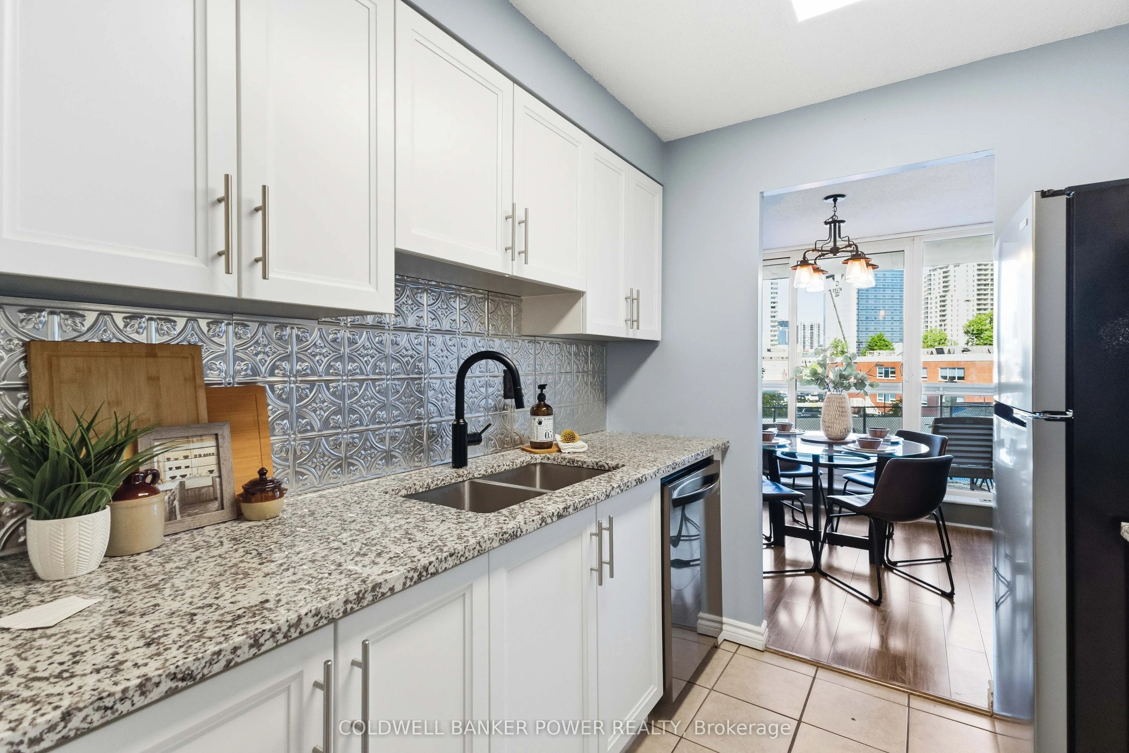 323 Colborne Street #302