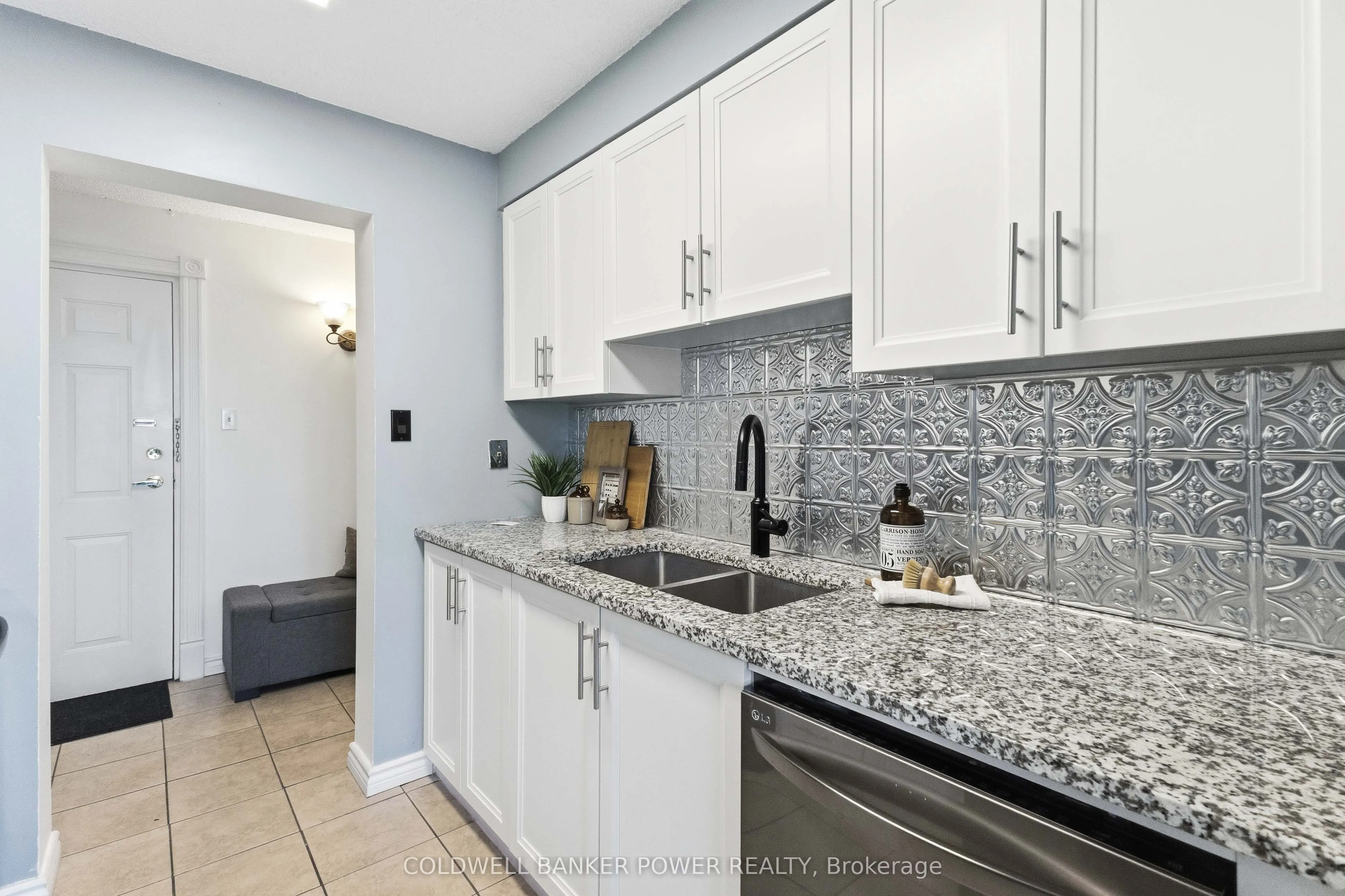 323 Colborne Street #302