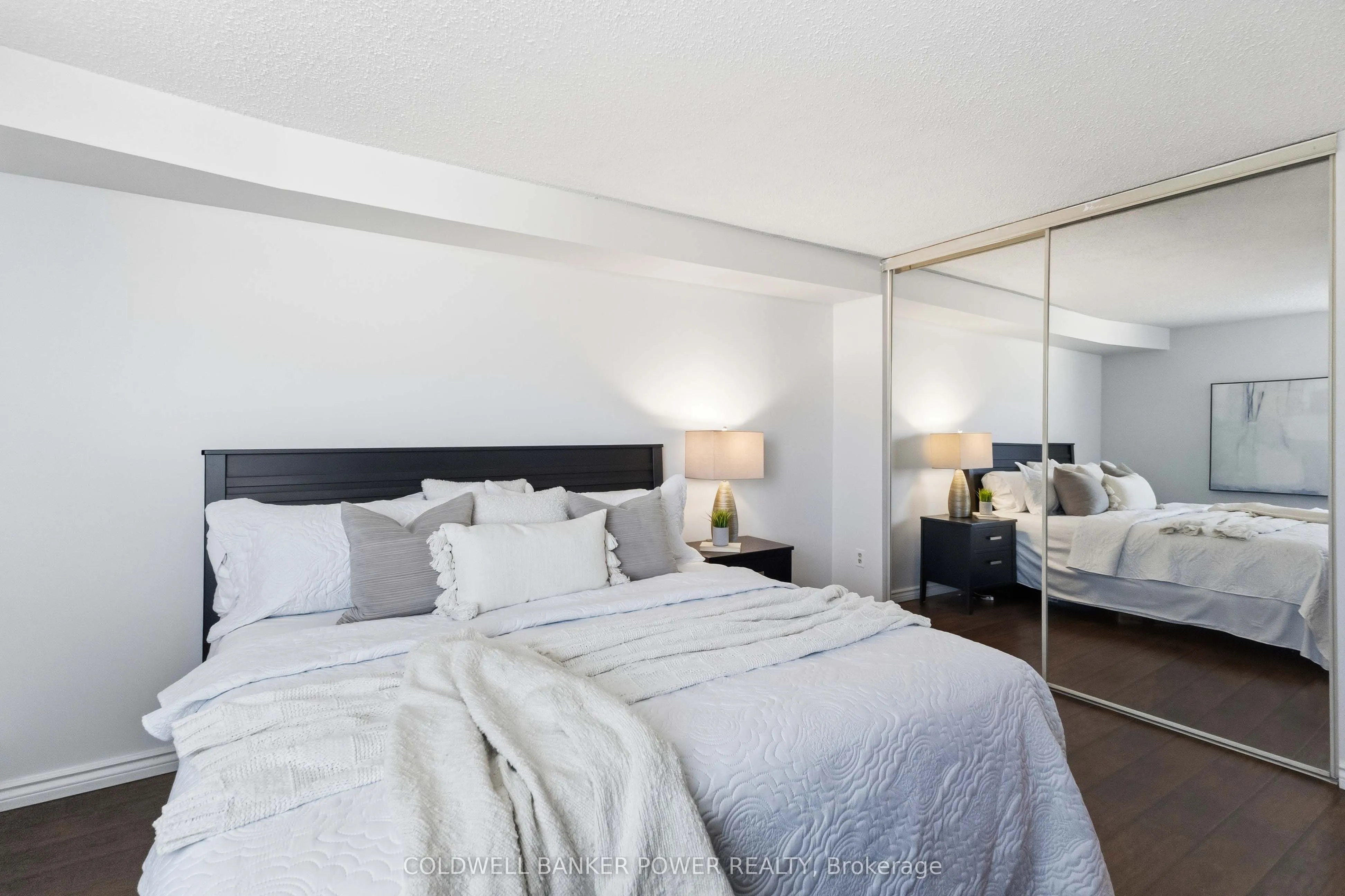 323 Colborne Street #302