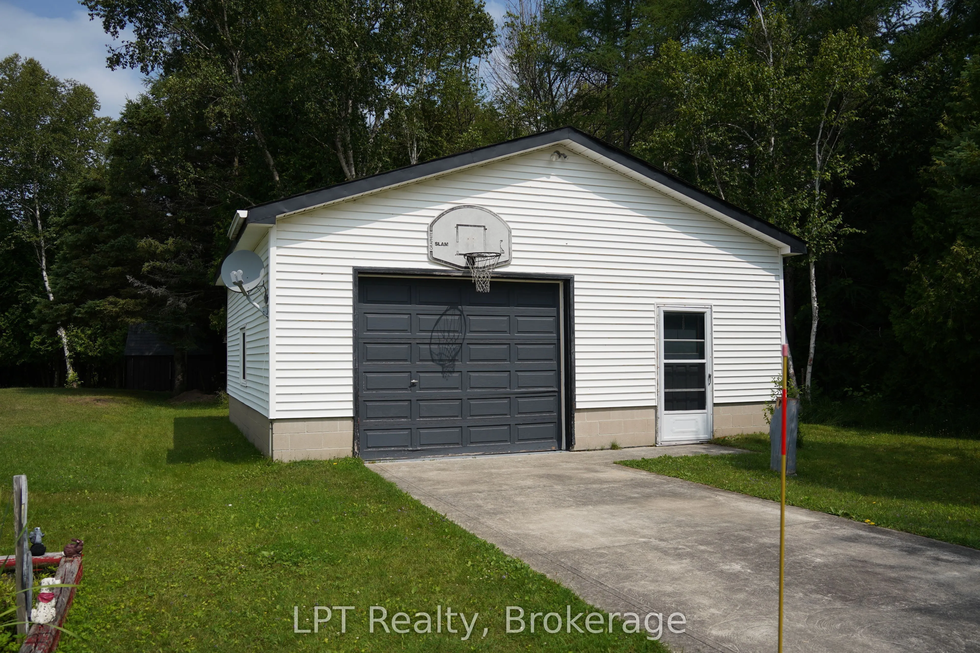 621 Huron Road