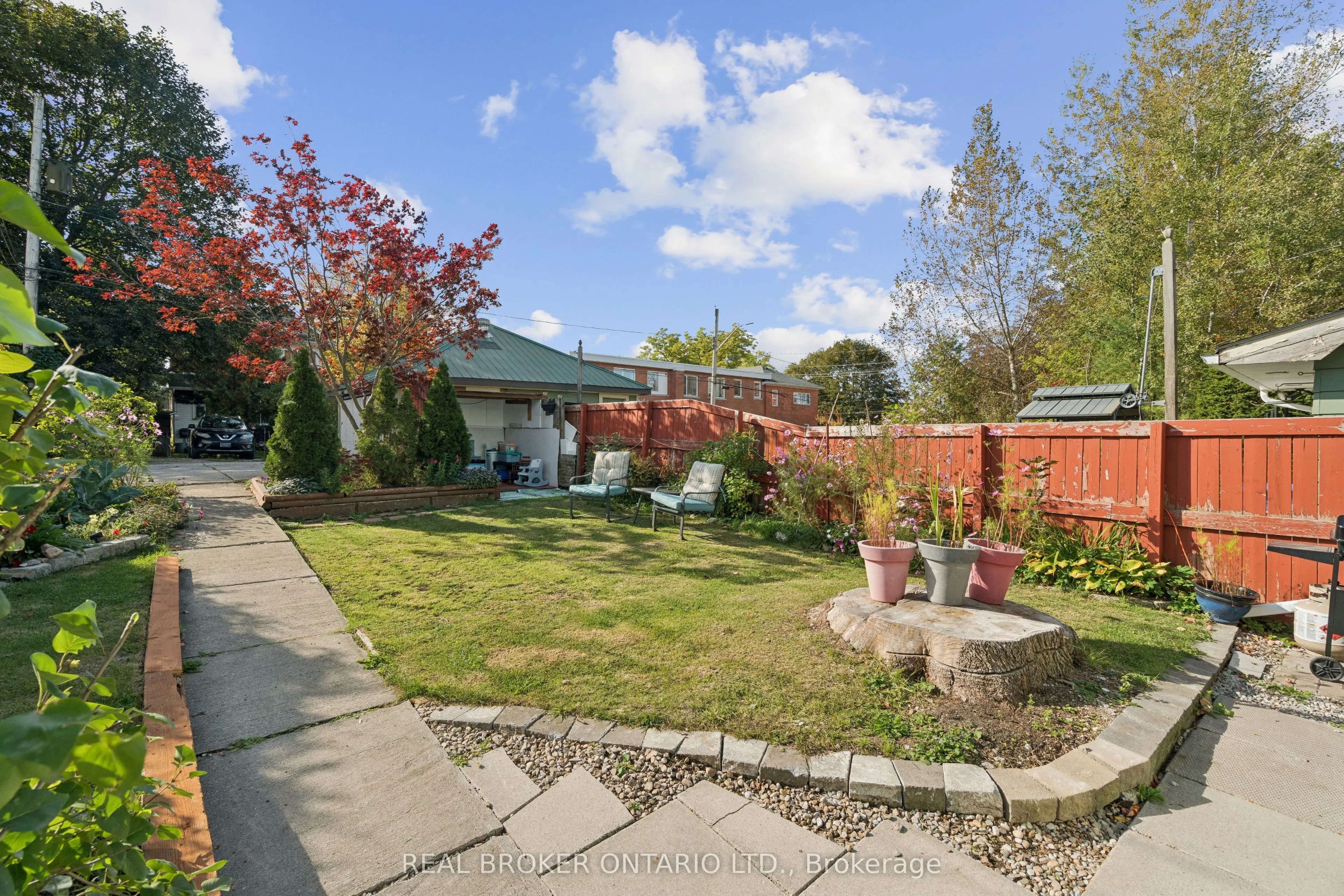 324 Daly Street