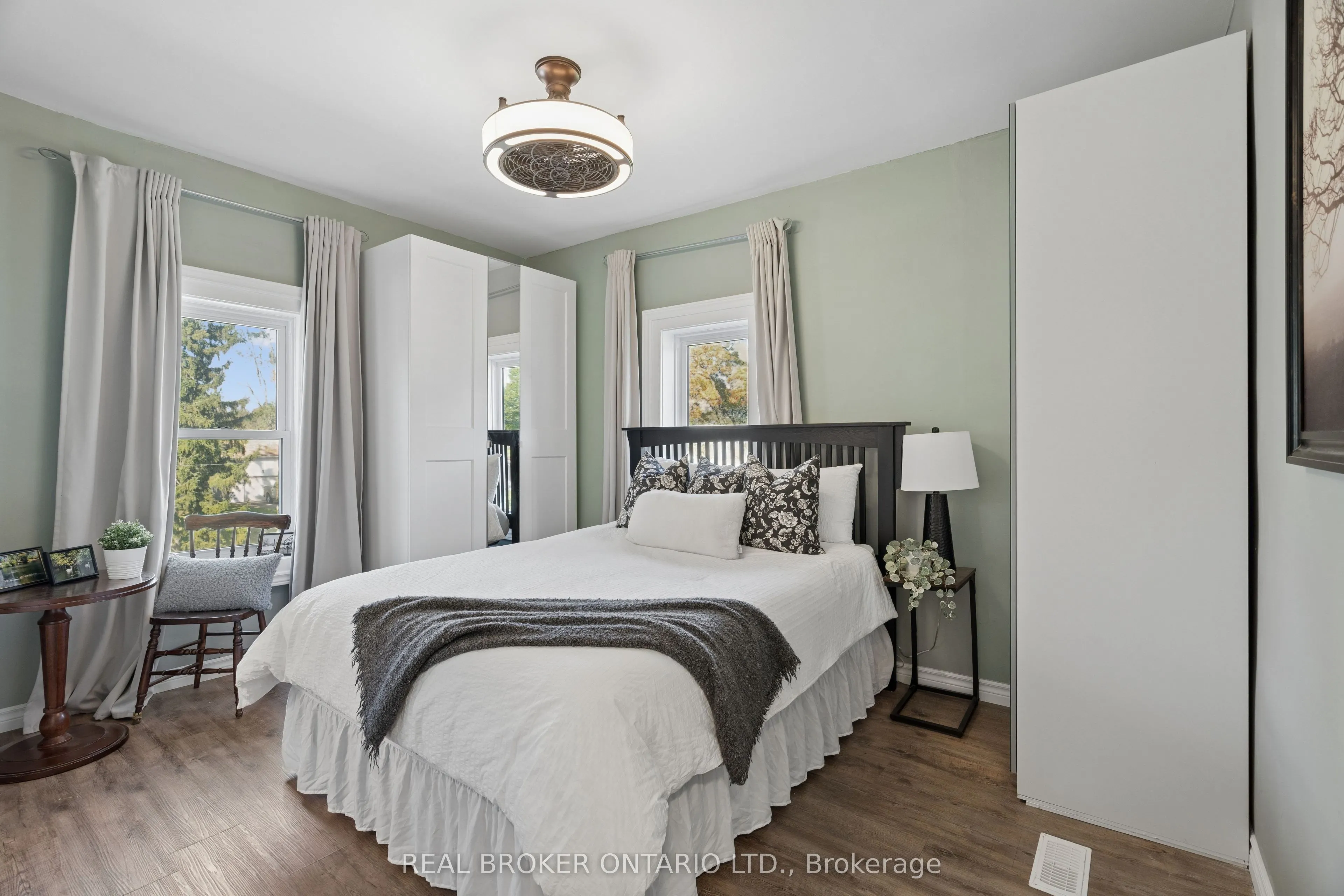 324 Daly Street