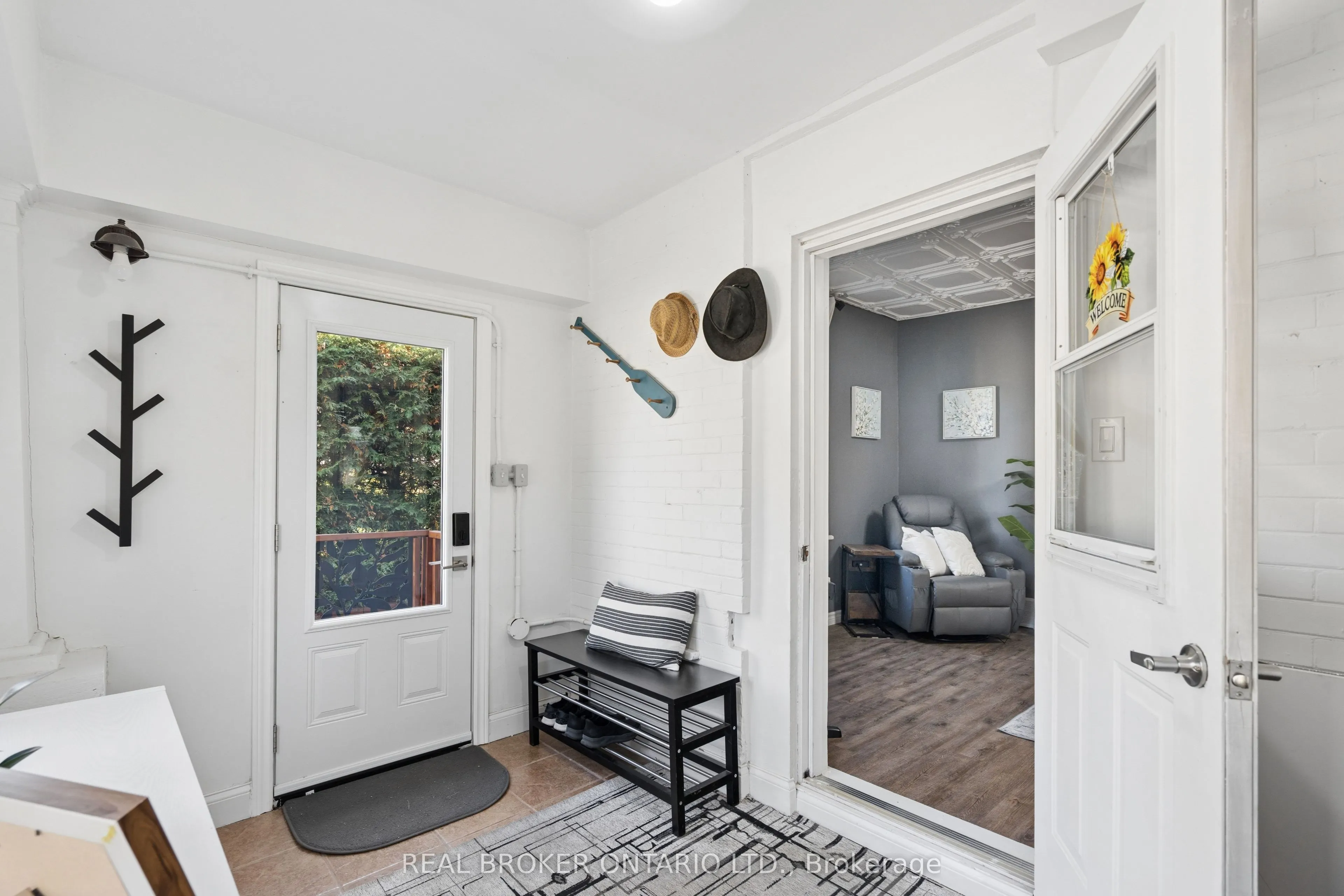 324 Daly Street