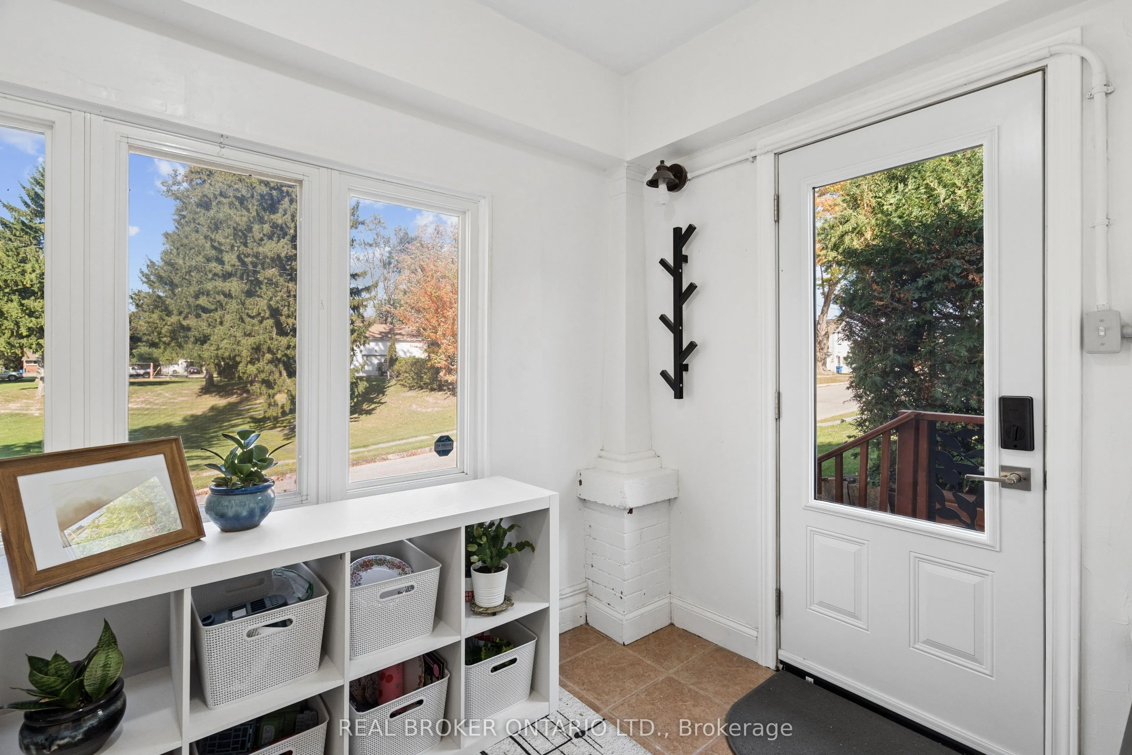 324 Daly Street