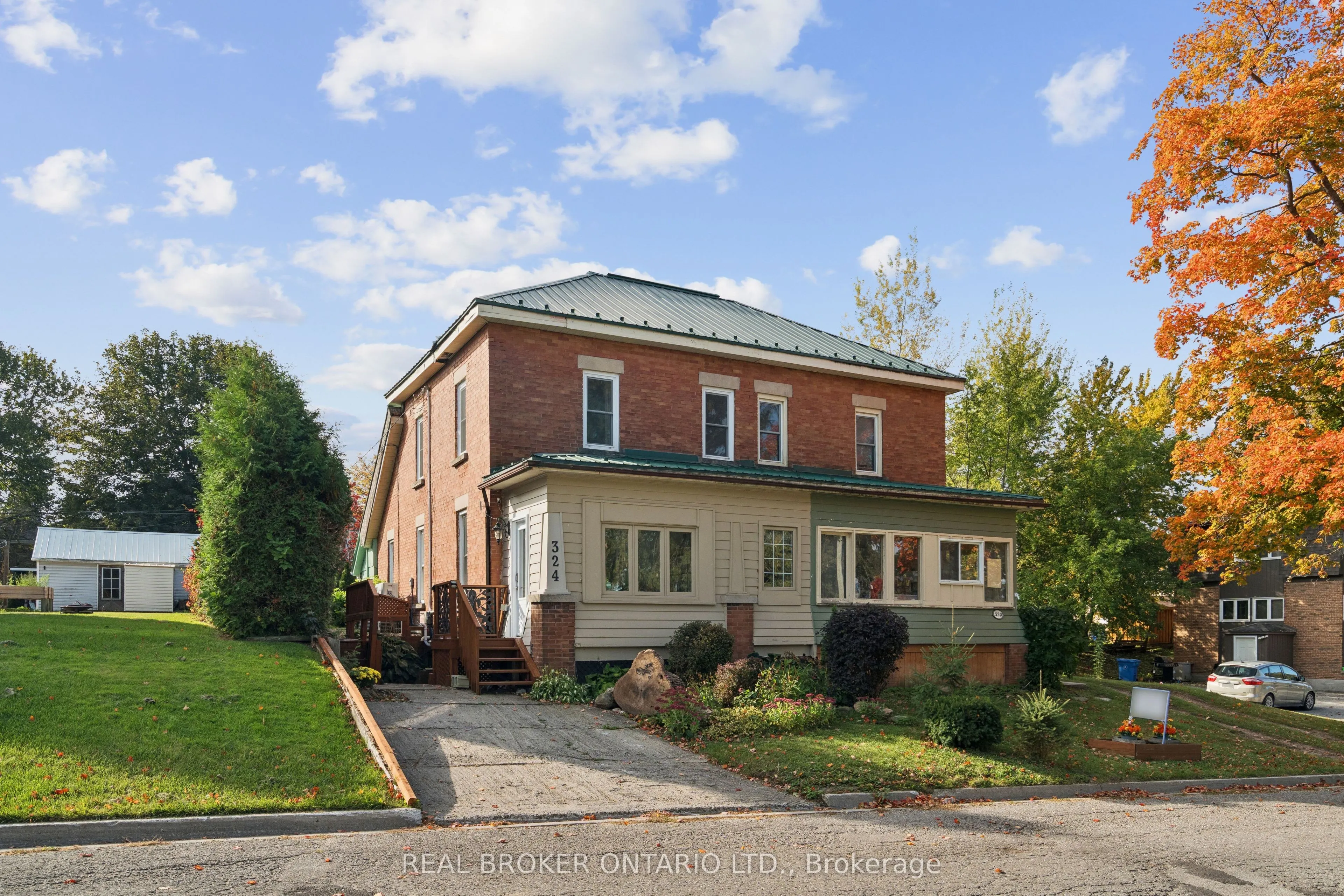 324 Daly Street