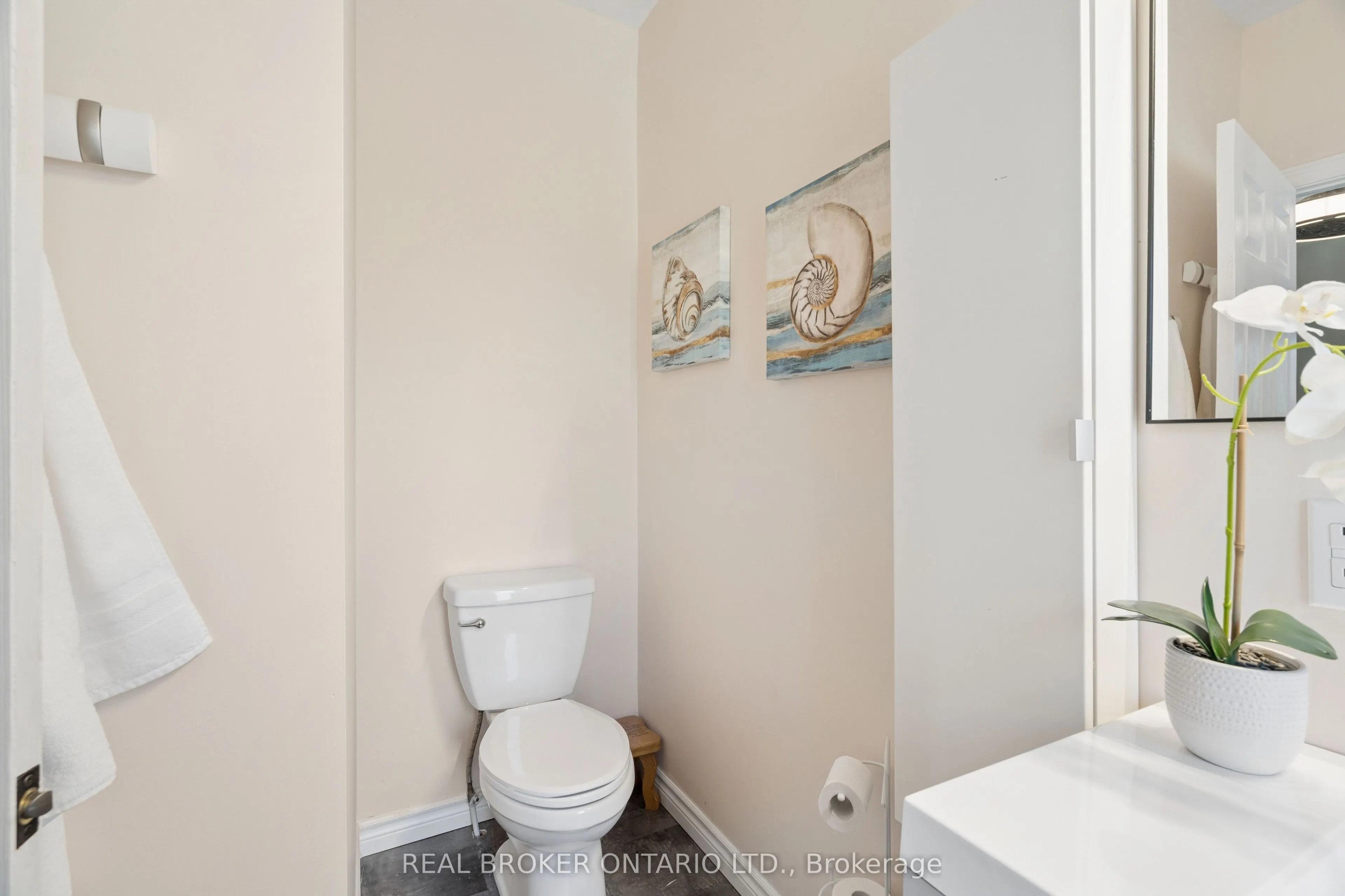 324 Daly Street