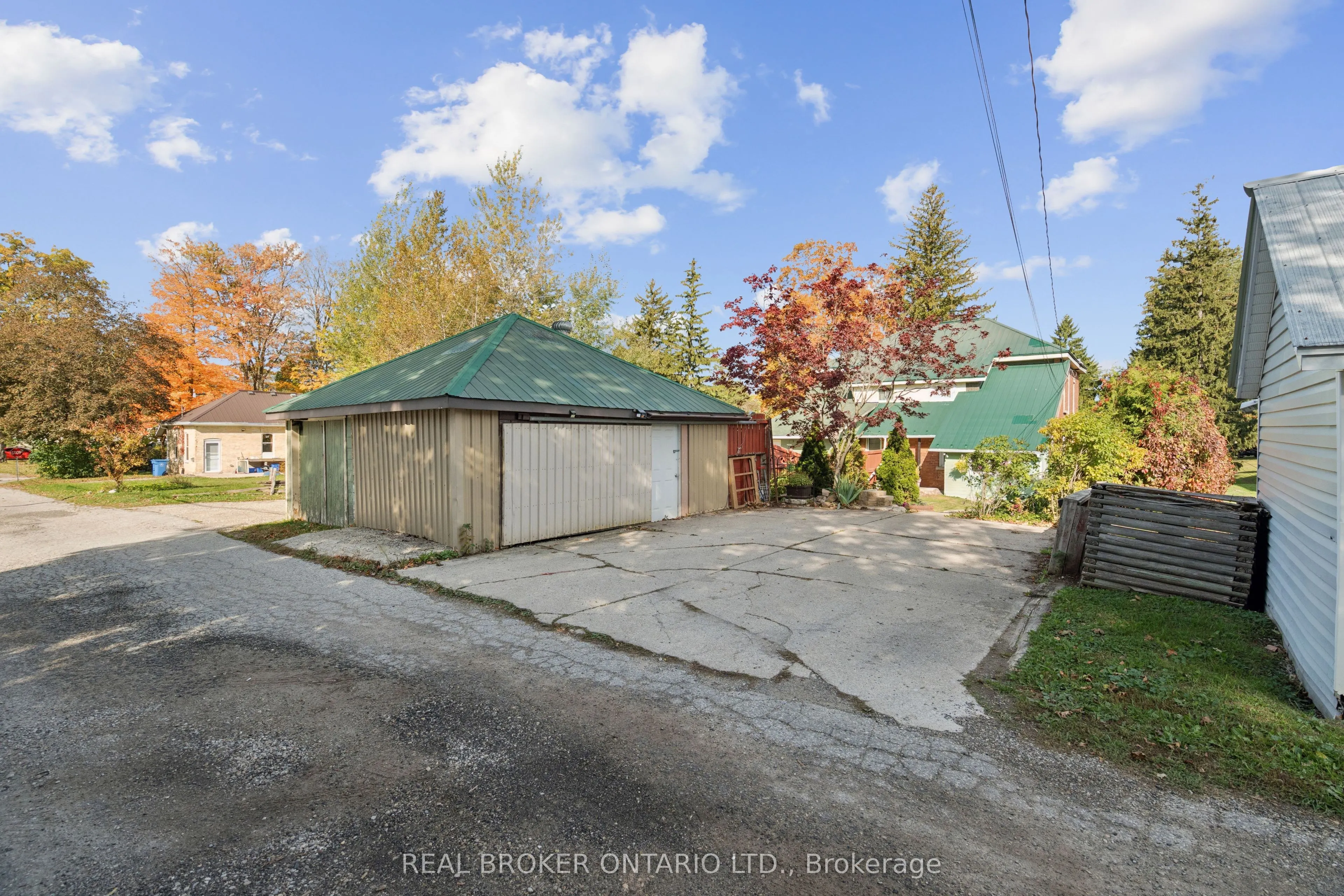324 Daly Street