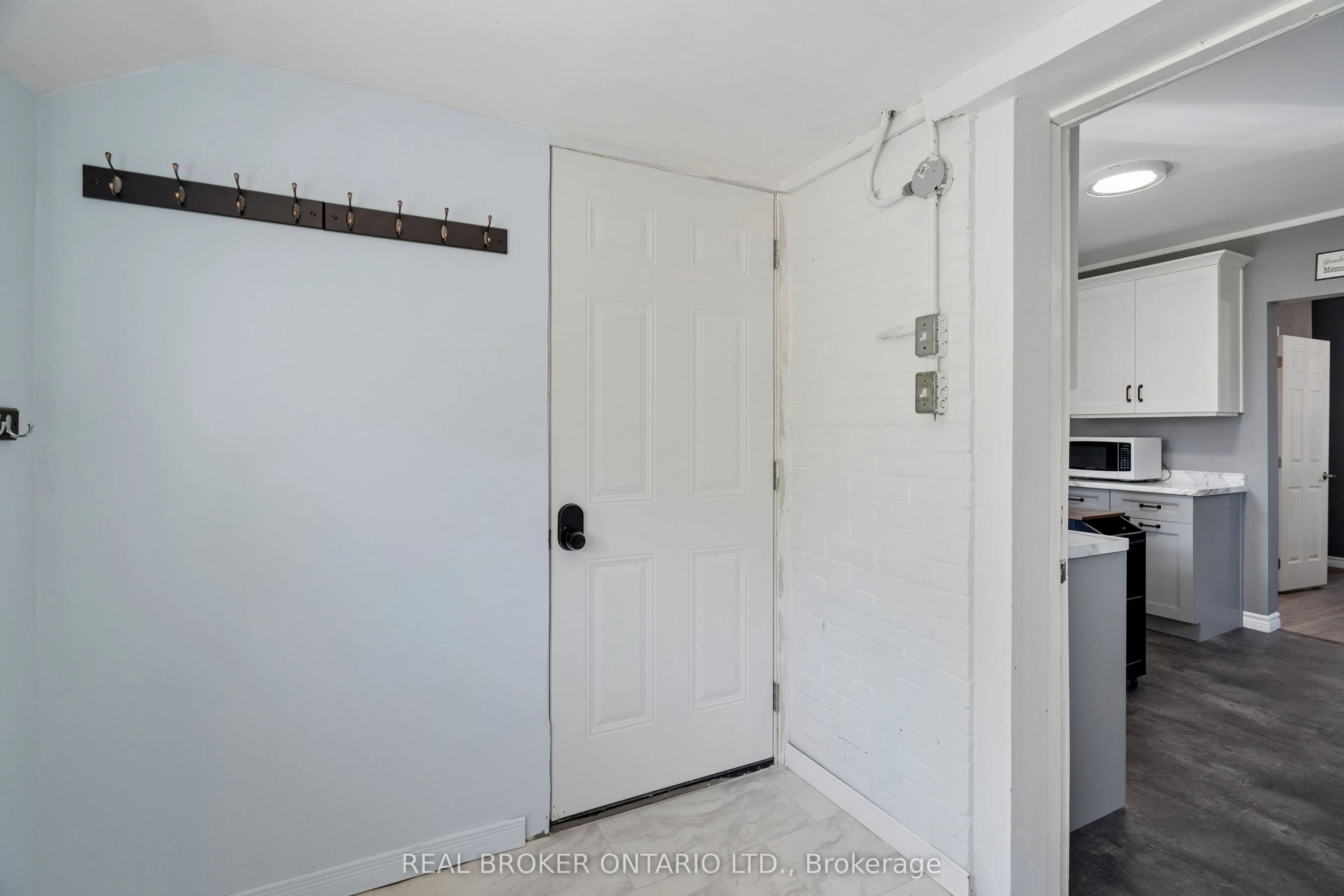 324 Daly Street