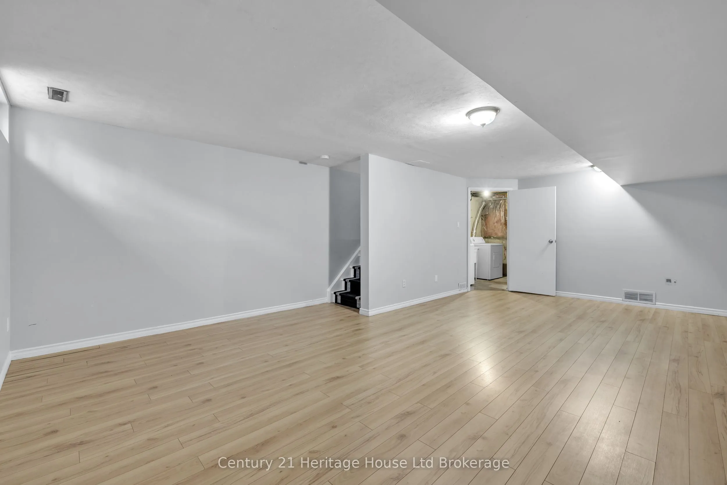 1135 Nellis Street #2