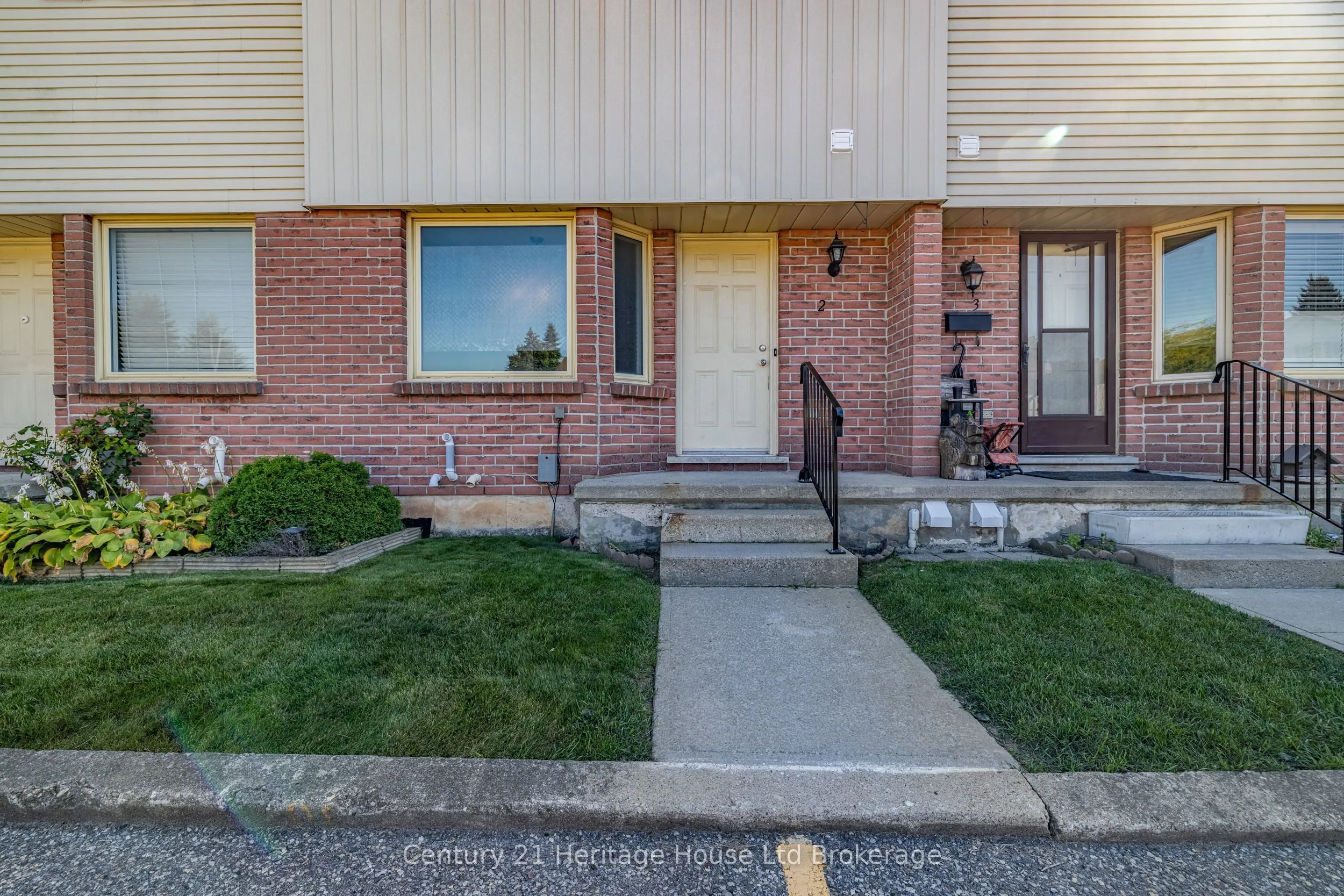 1135 Nellis Street #2
