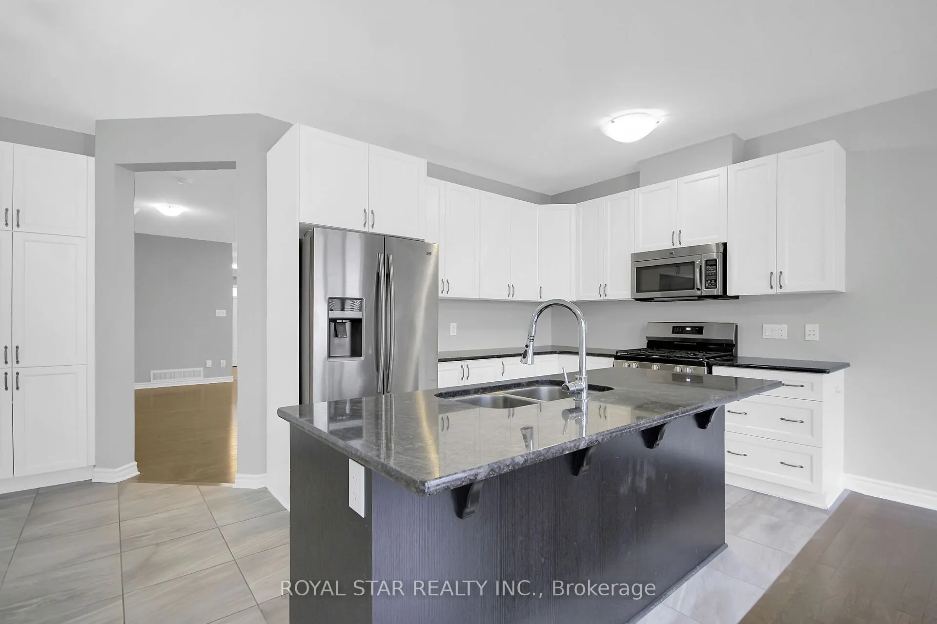 604 MOORPARK Avenue