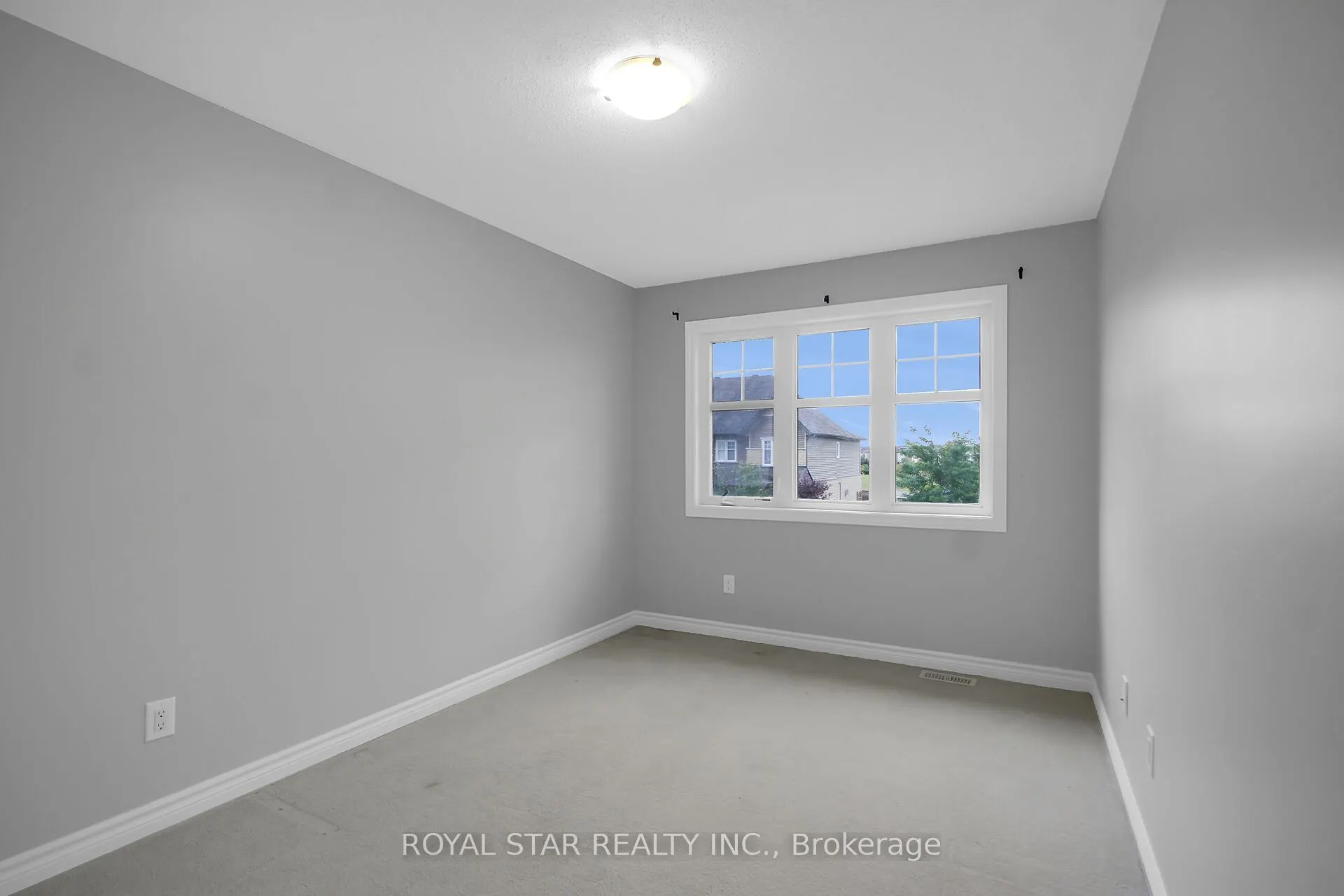604 MOORPARK Avenue