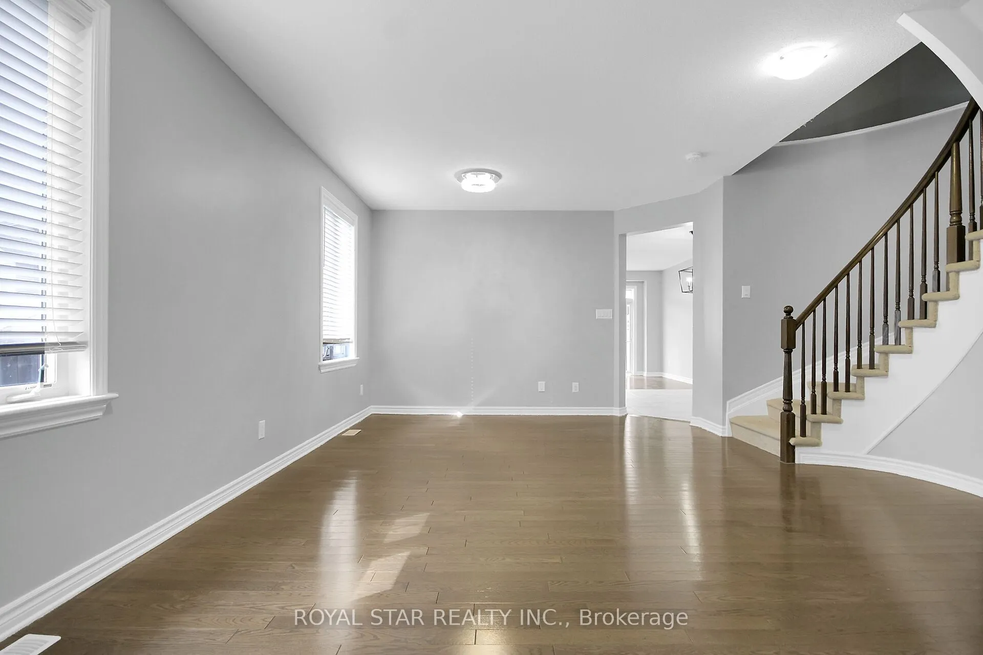 604 MOORPARK Avenue