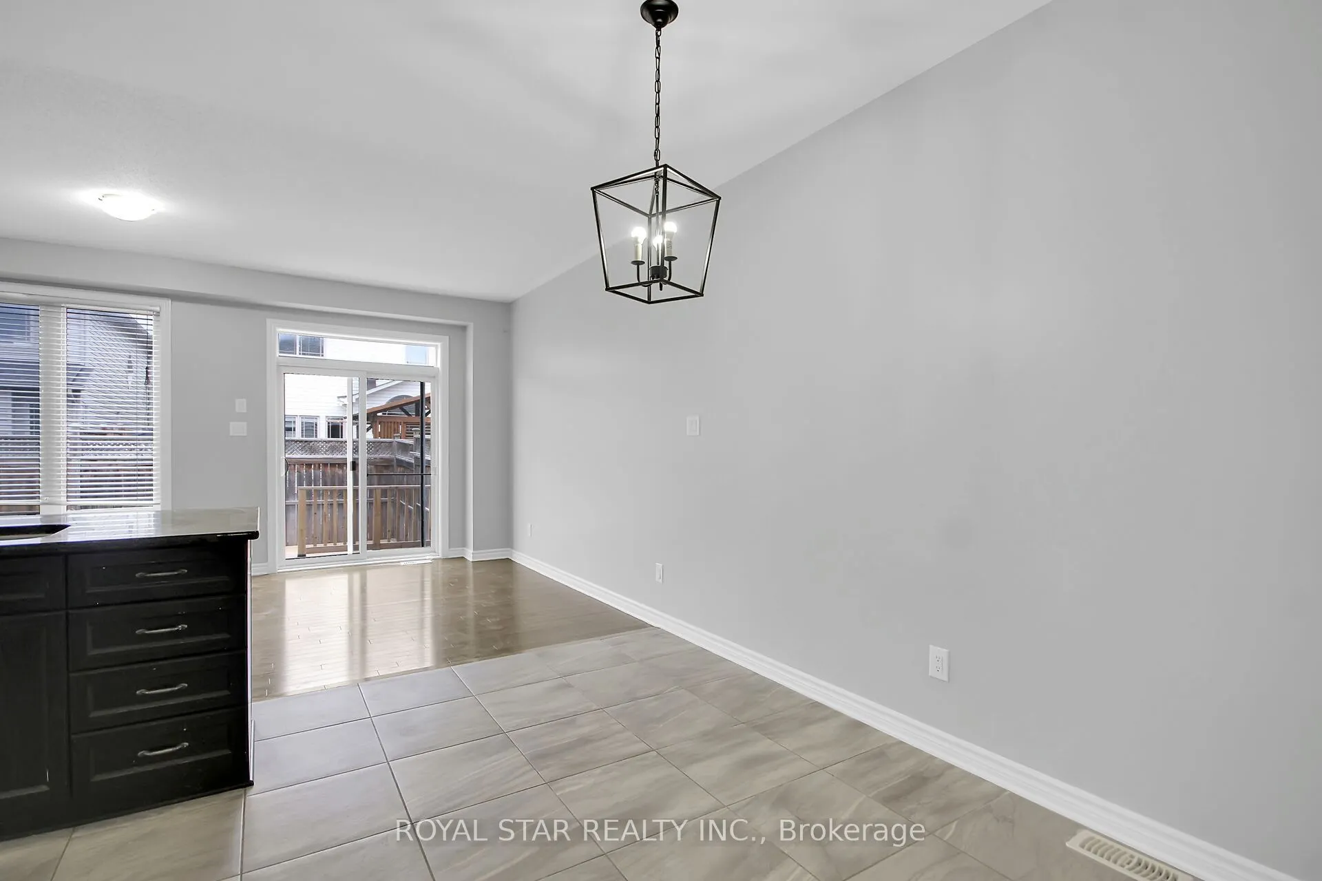 604 MOORPARK Avenue