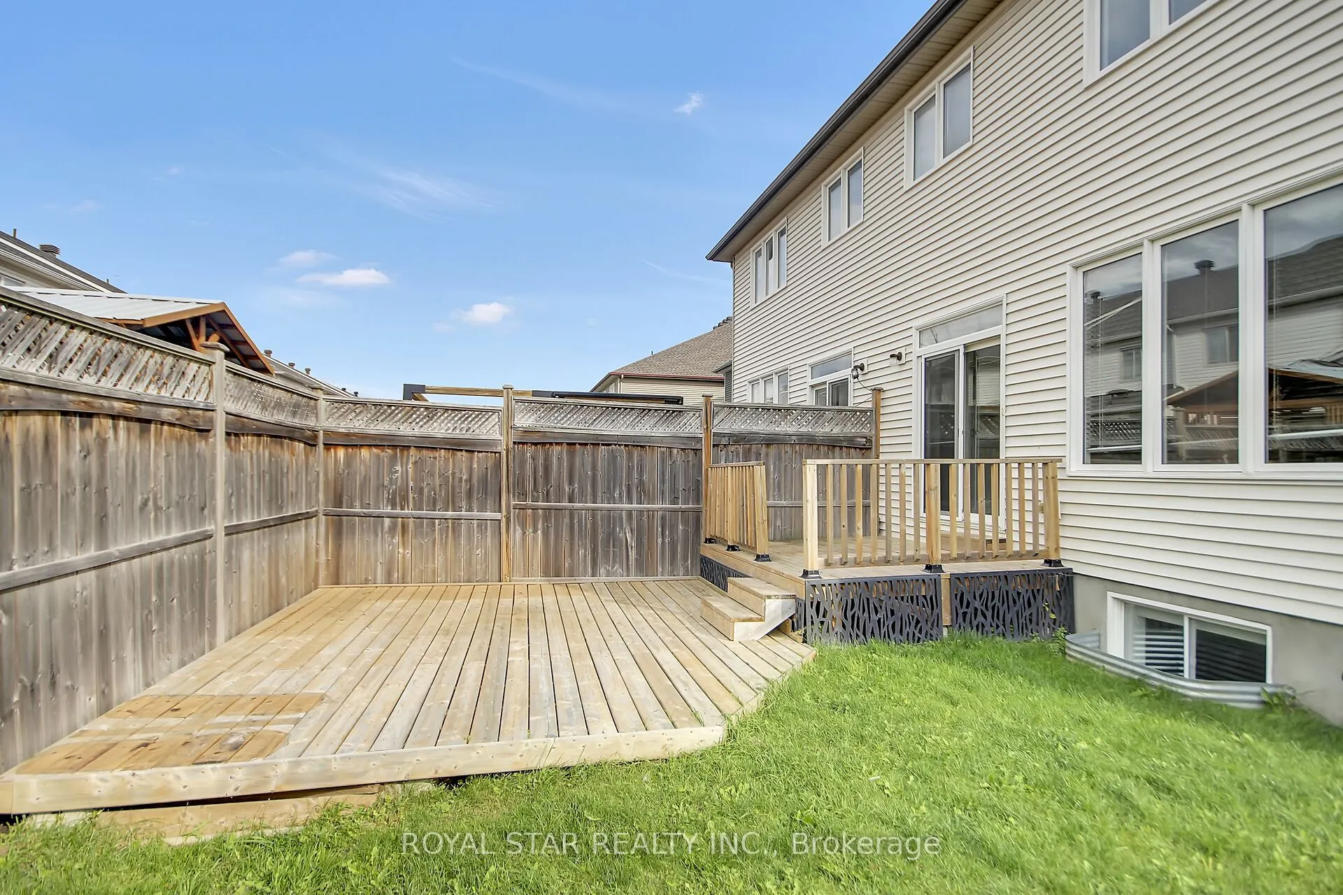 604 MOORPARK Avenue