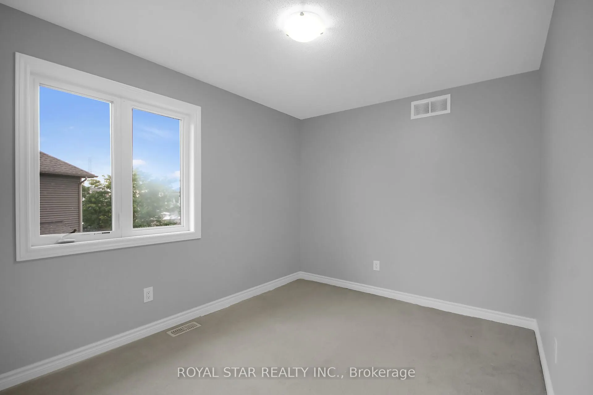 604 MOORPARK Avenue