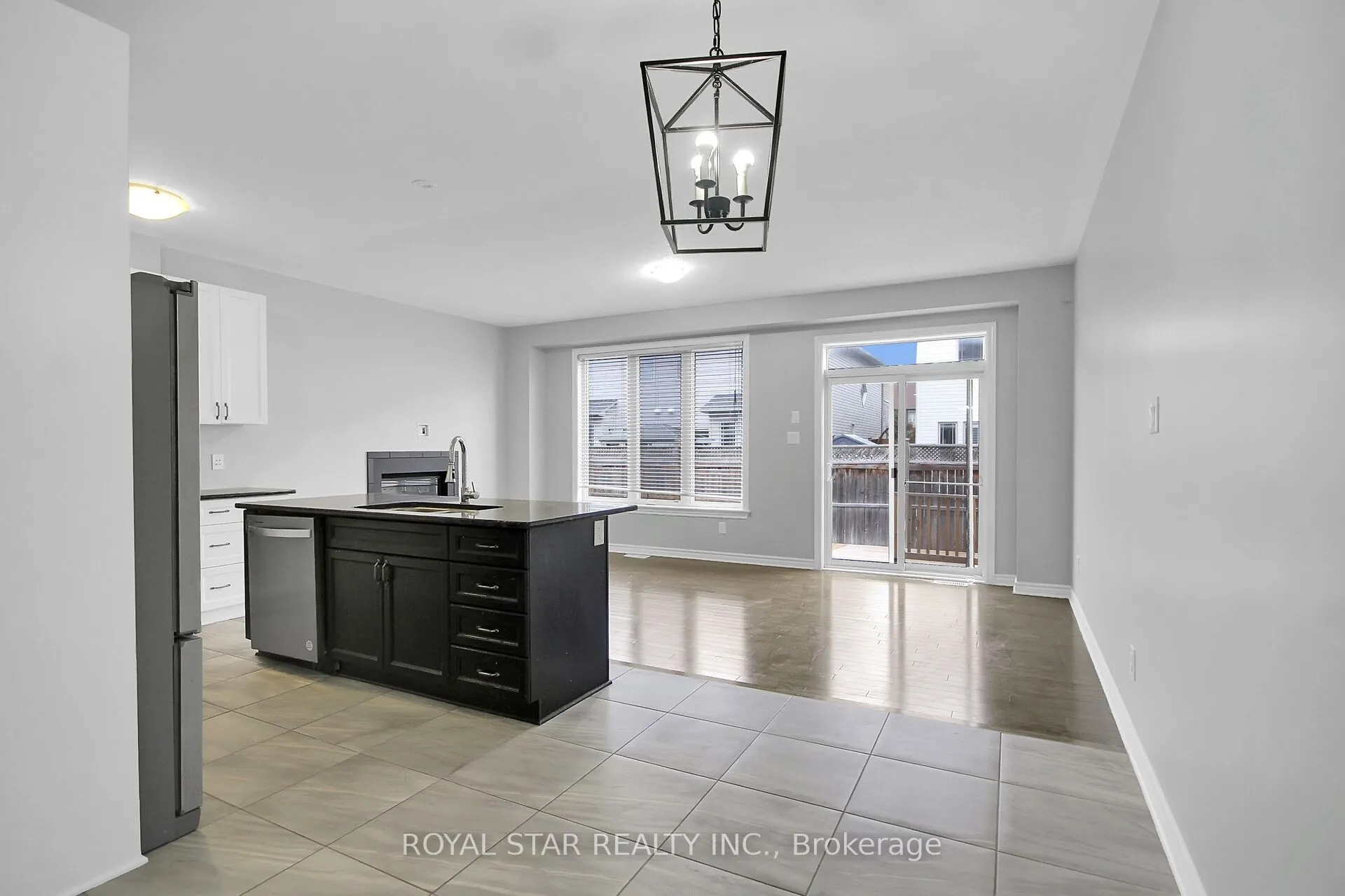 604 MOORPARK Avenue