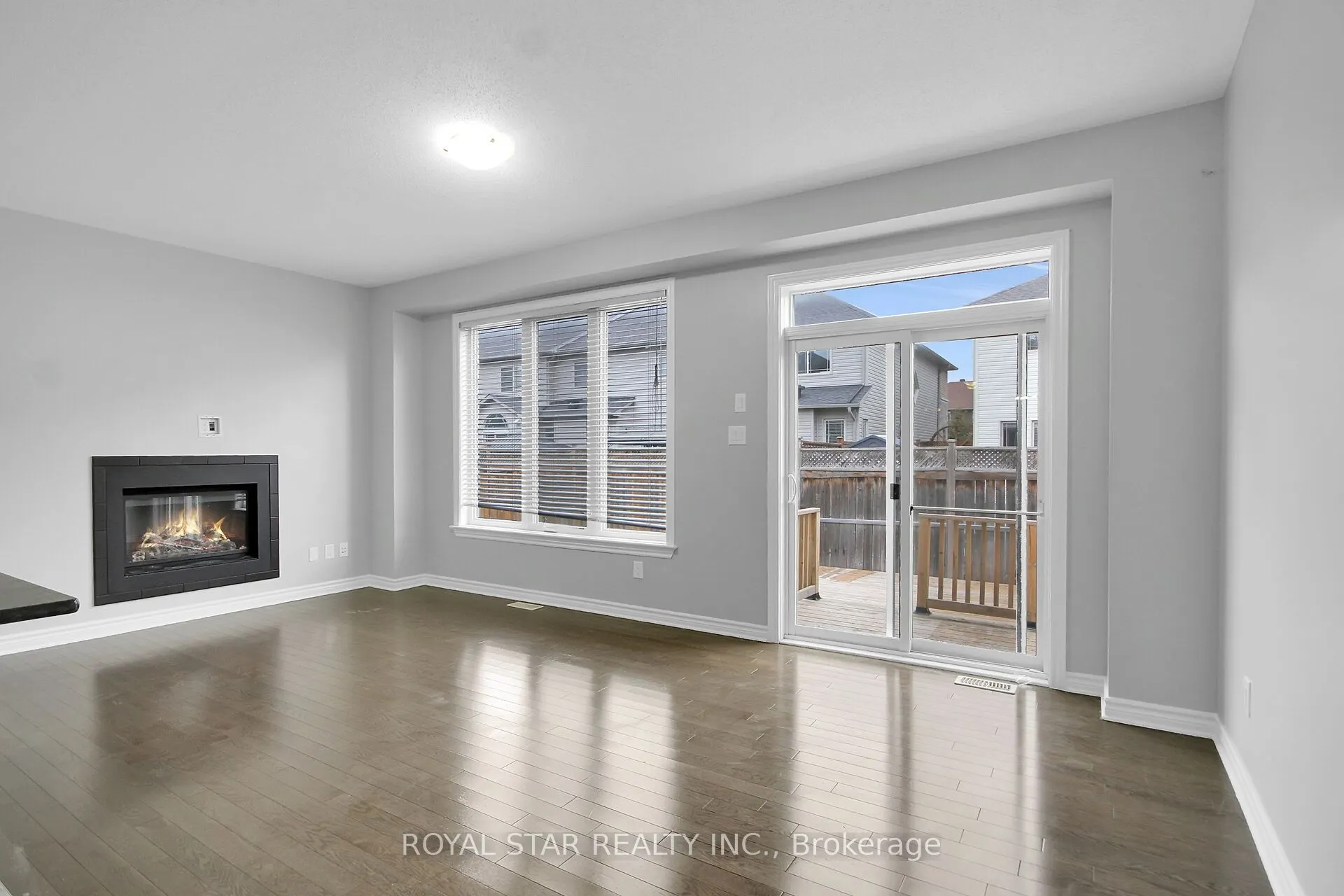 604 MOORPARK Avenue