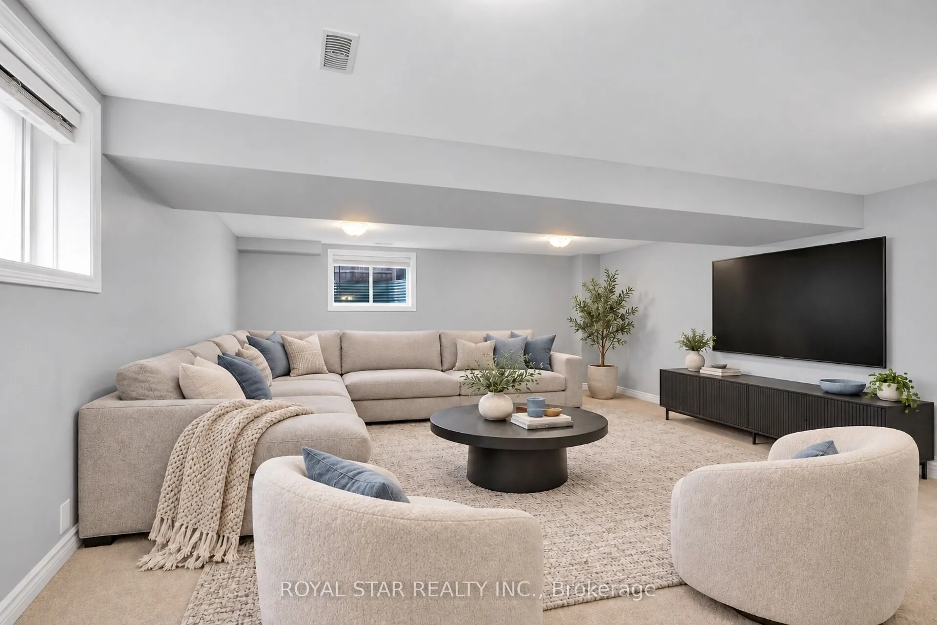 604 MOORPARK Avenue