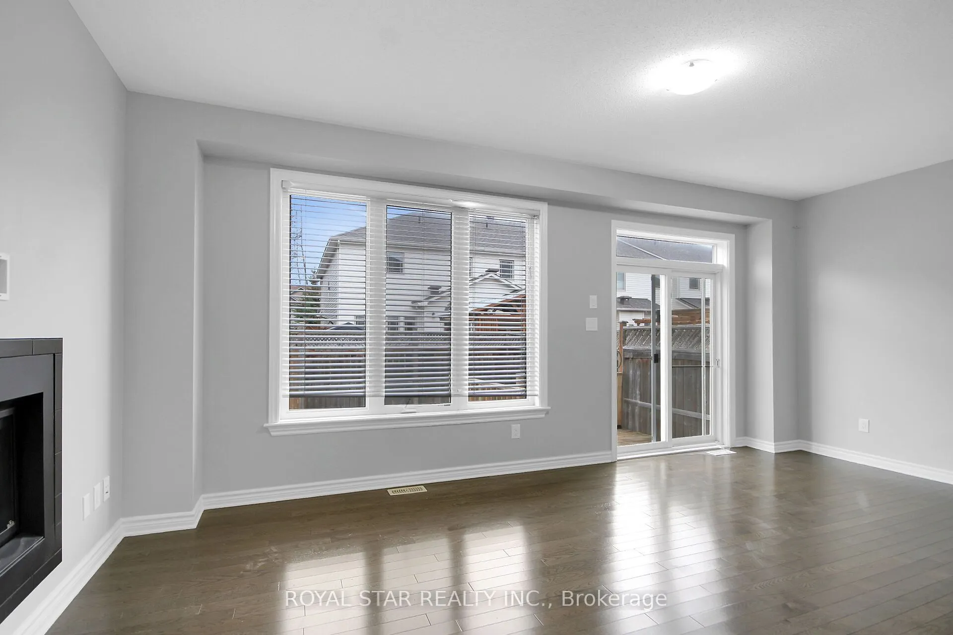 604 MOORPARK Avenue