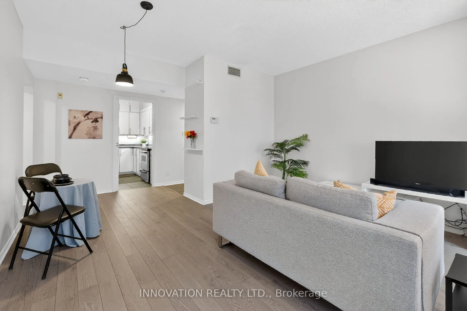10 Clarence Street #4