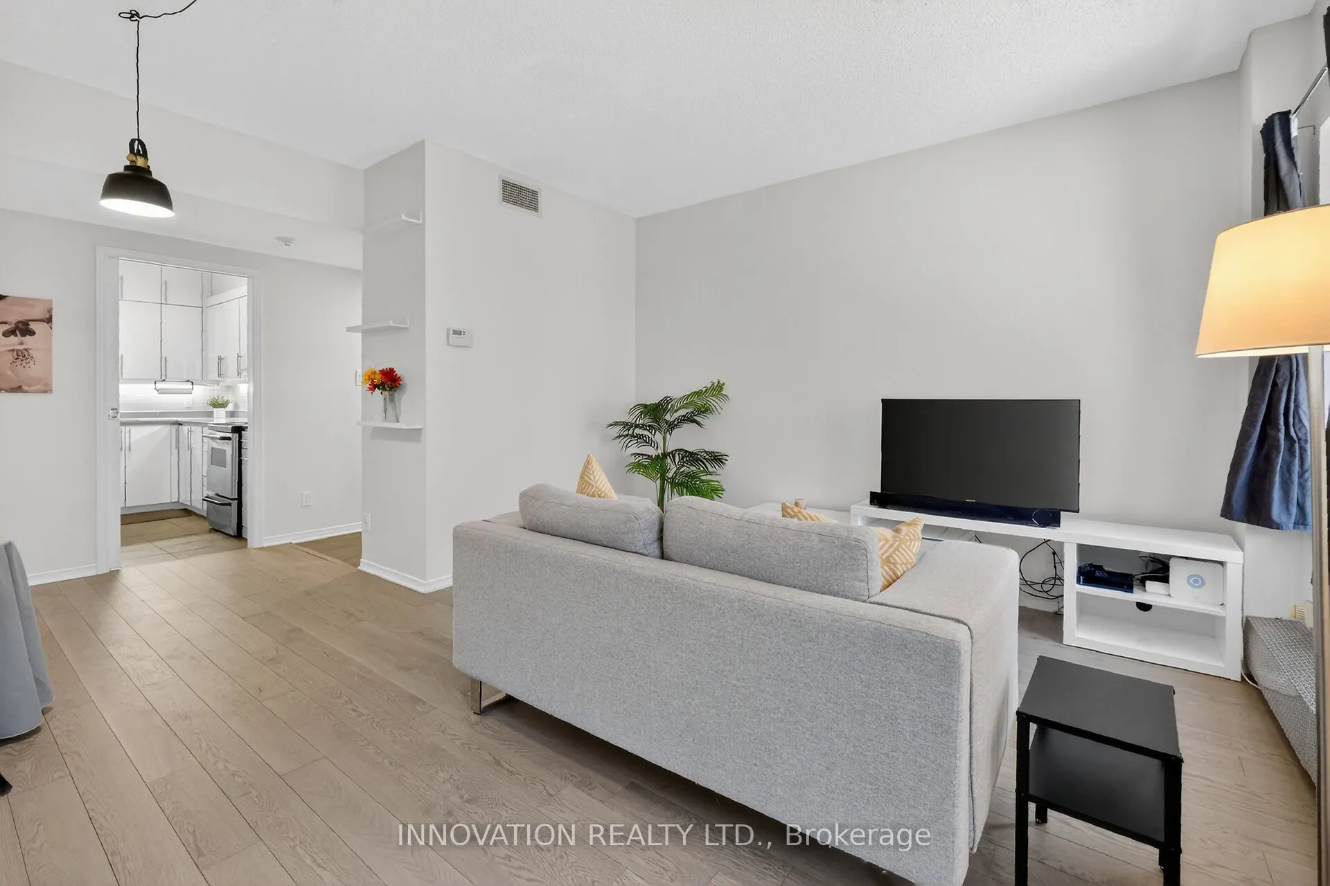 10 Clarence Street #4