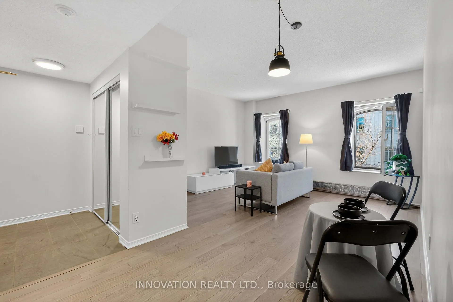 10 Clarence Street #4