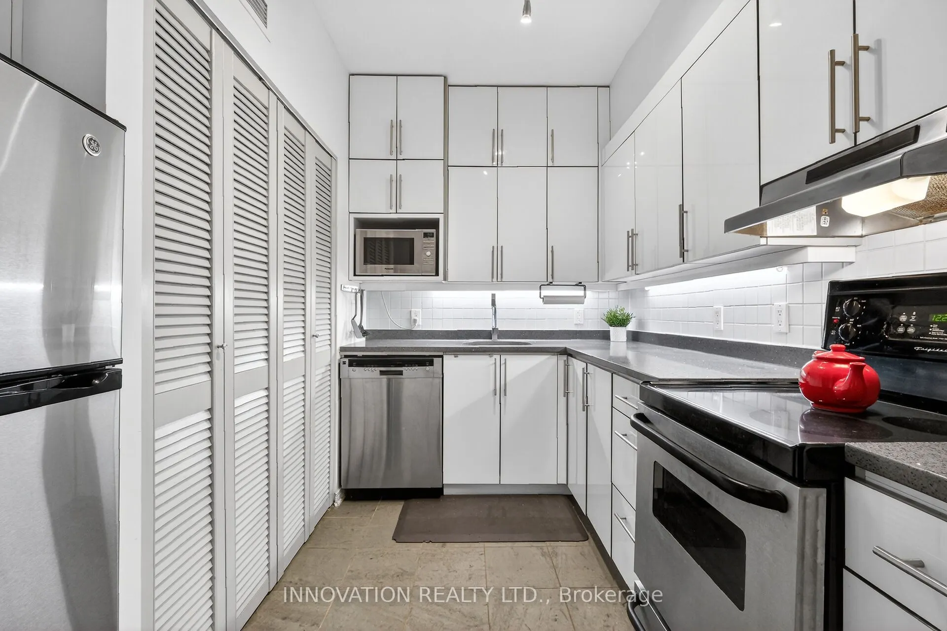 10 Clarence Street #4