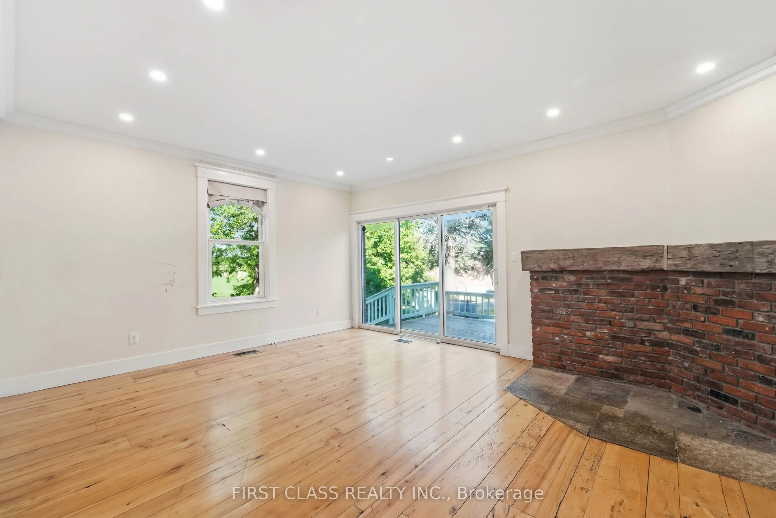 424 Concession Rd 8 E