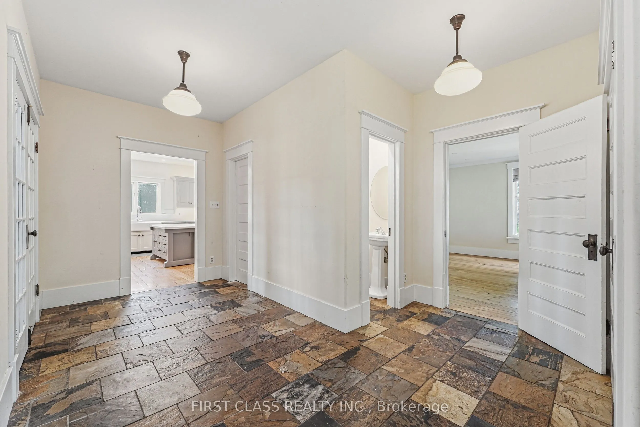 424 Concession Rd 8 E