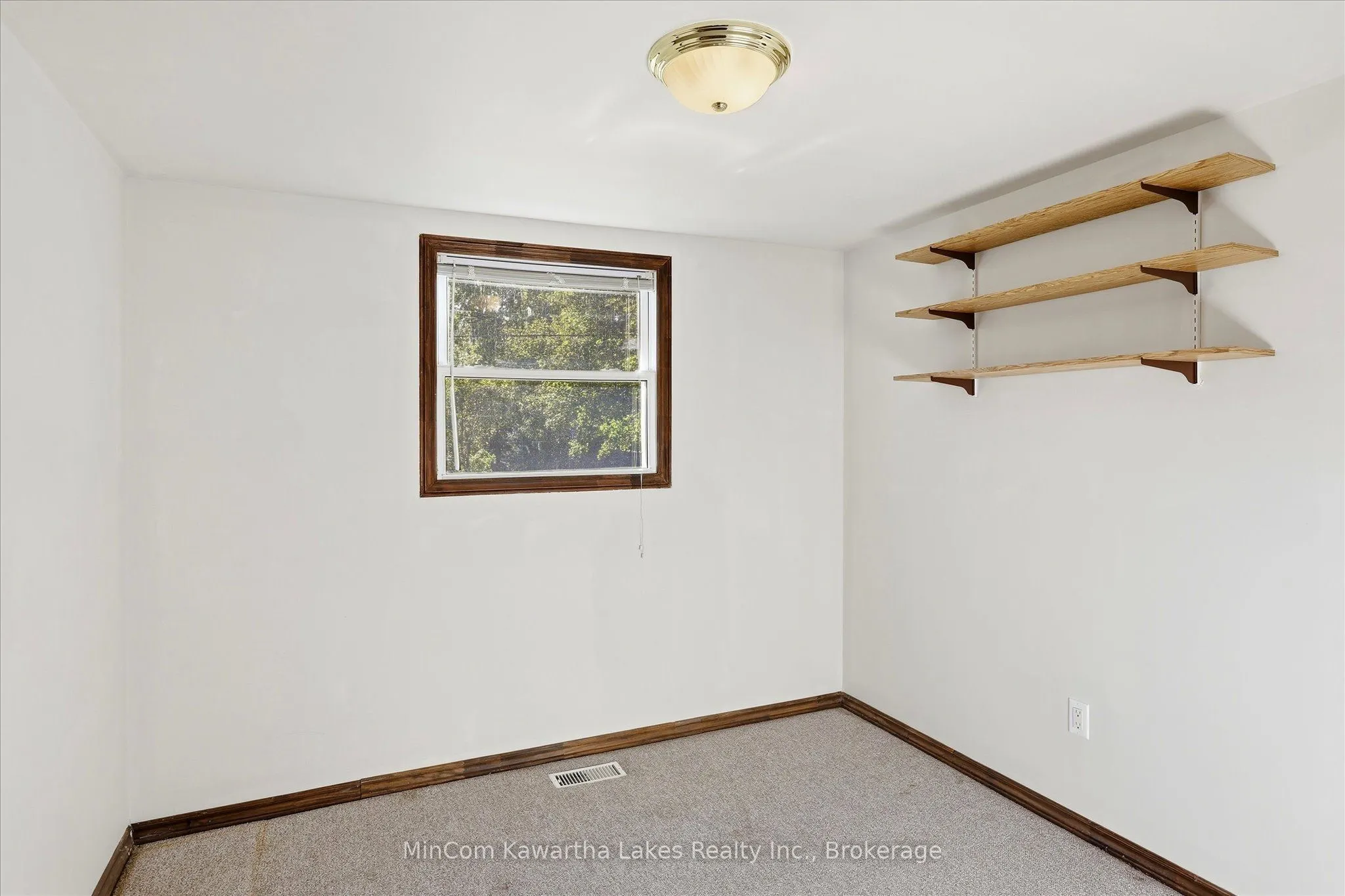 42 Willow Road