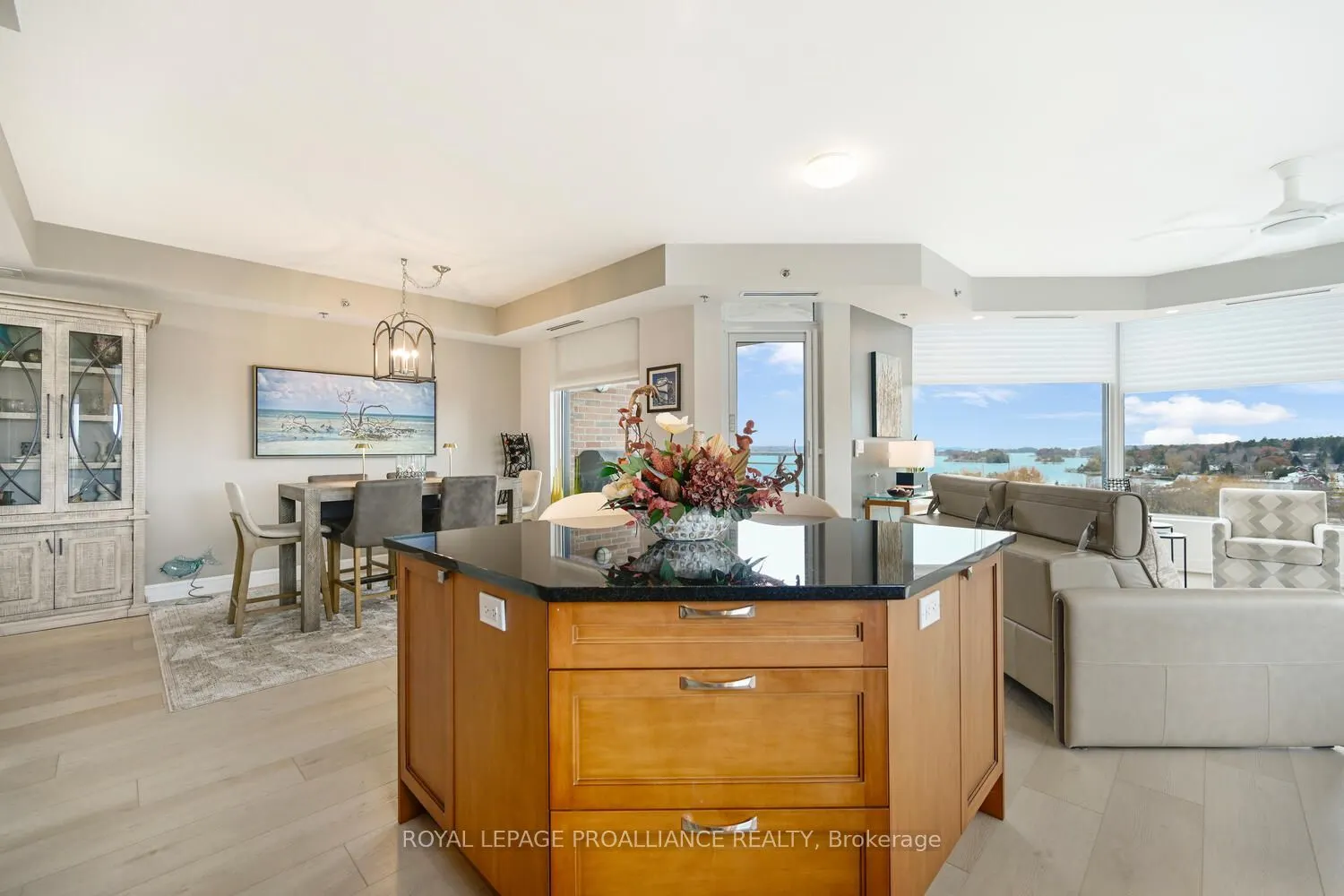 15 St Andrew Street E #1004