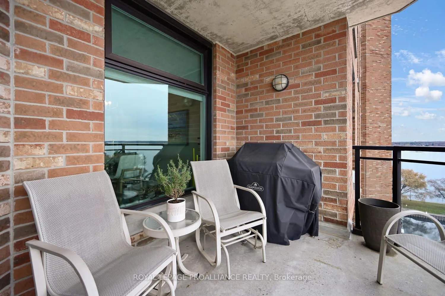 15 St Andrew Street E #1004