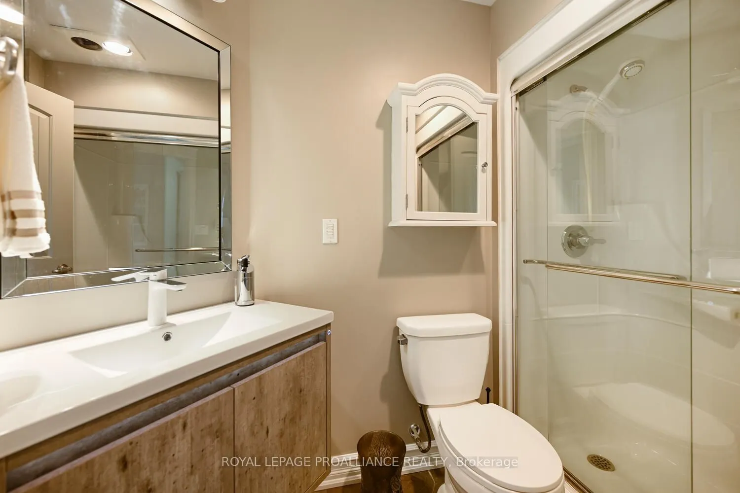 15 St Andrew Street E #1004