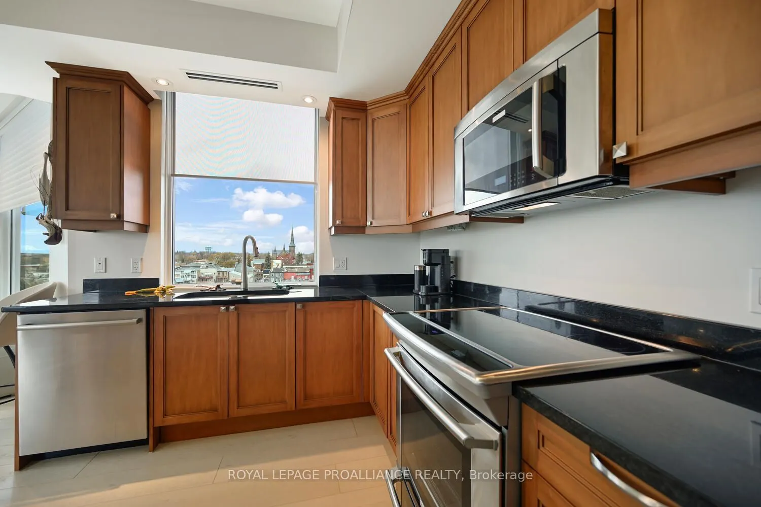 15 St Andrew Street E #1004