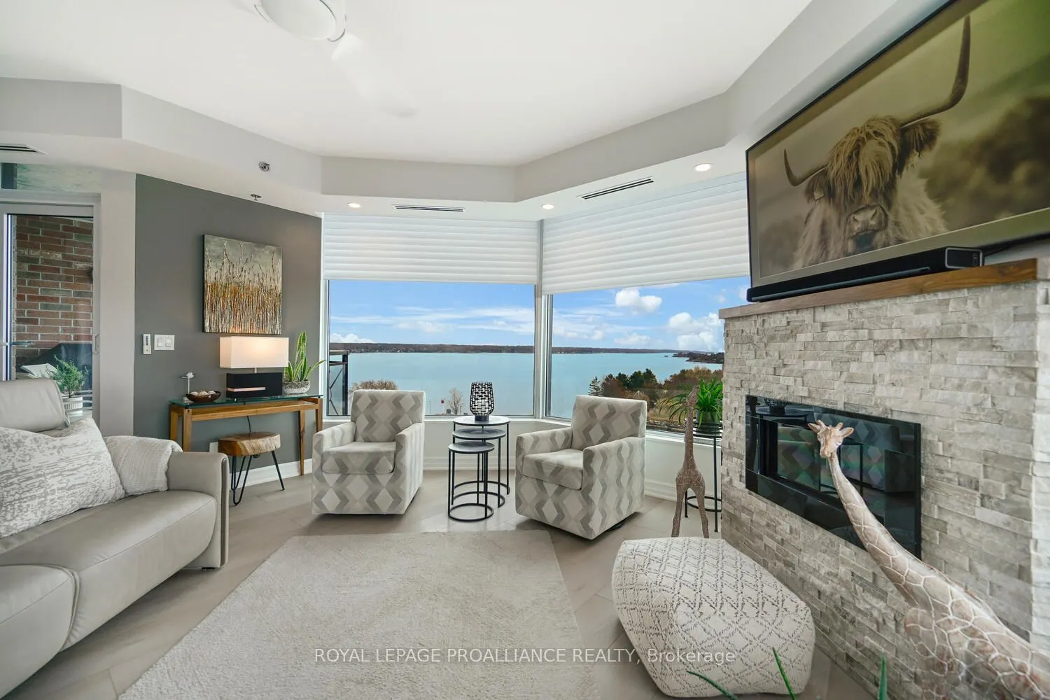 15 St Andrew Street E #1004