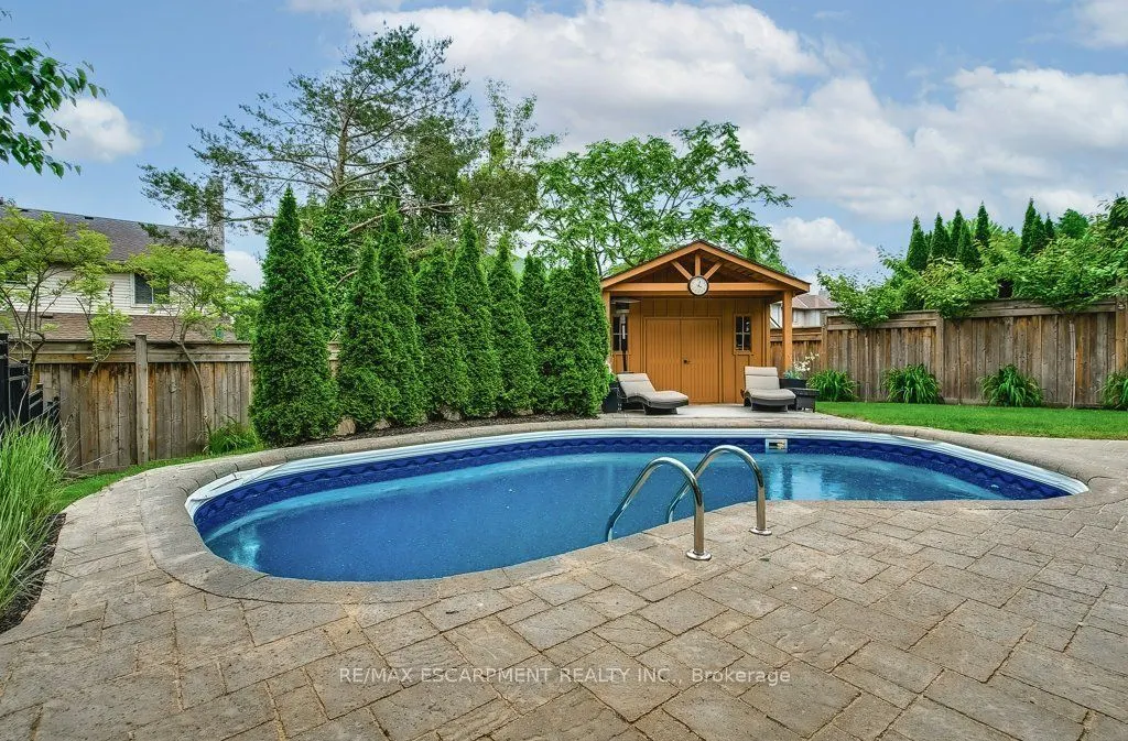 447 GOLF LINKS Road