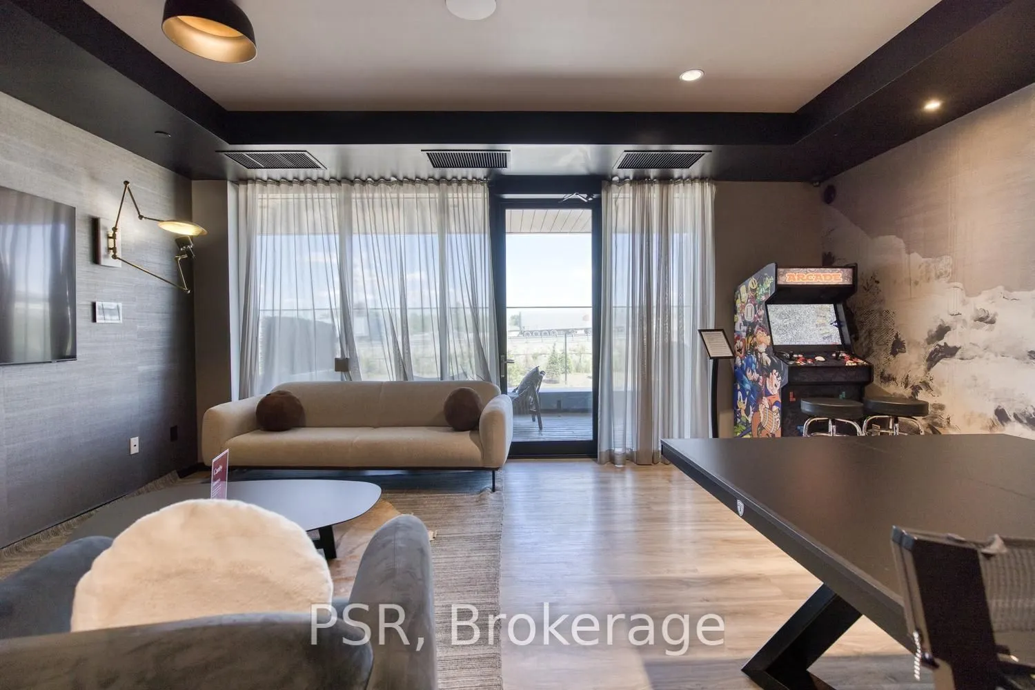 150 Hollywood Court #217