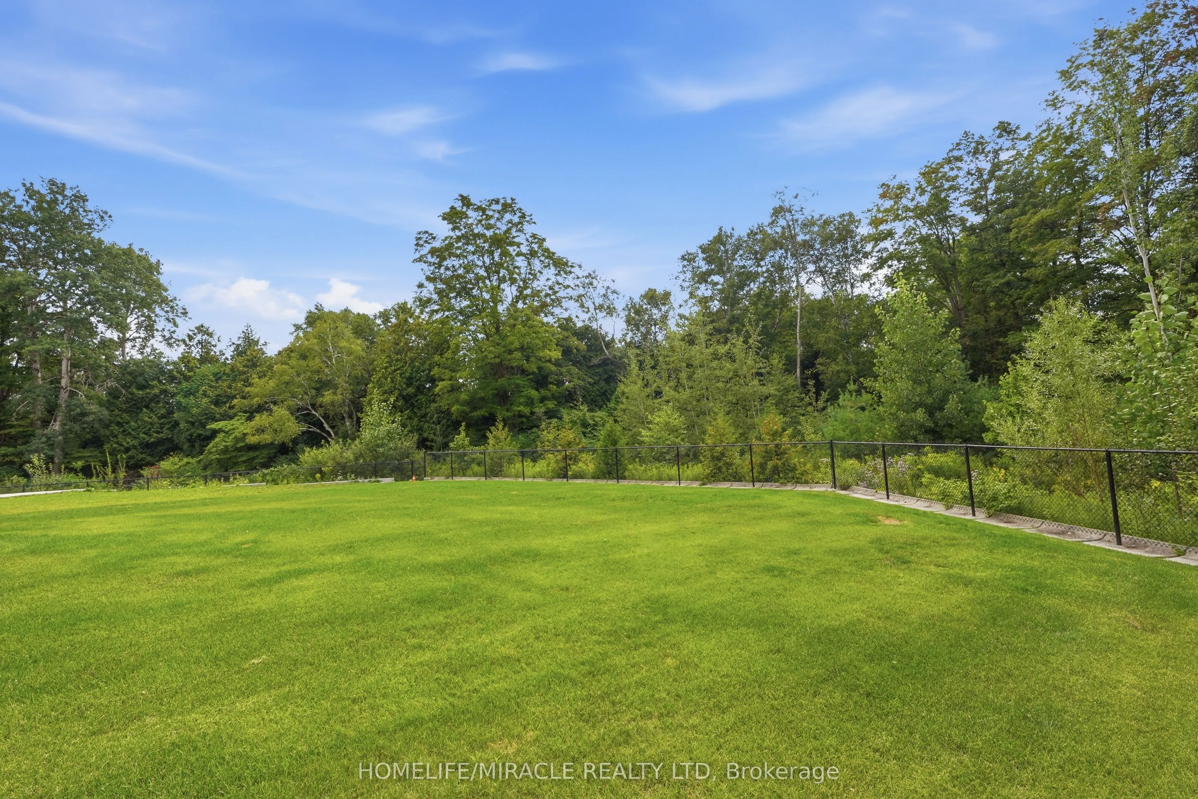 147 AMBROUS Crescent