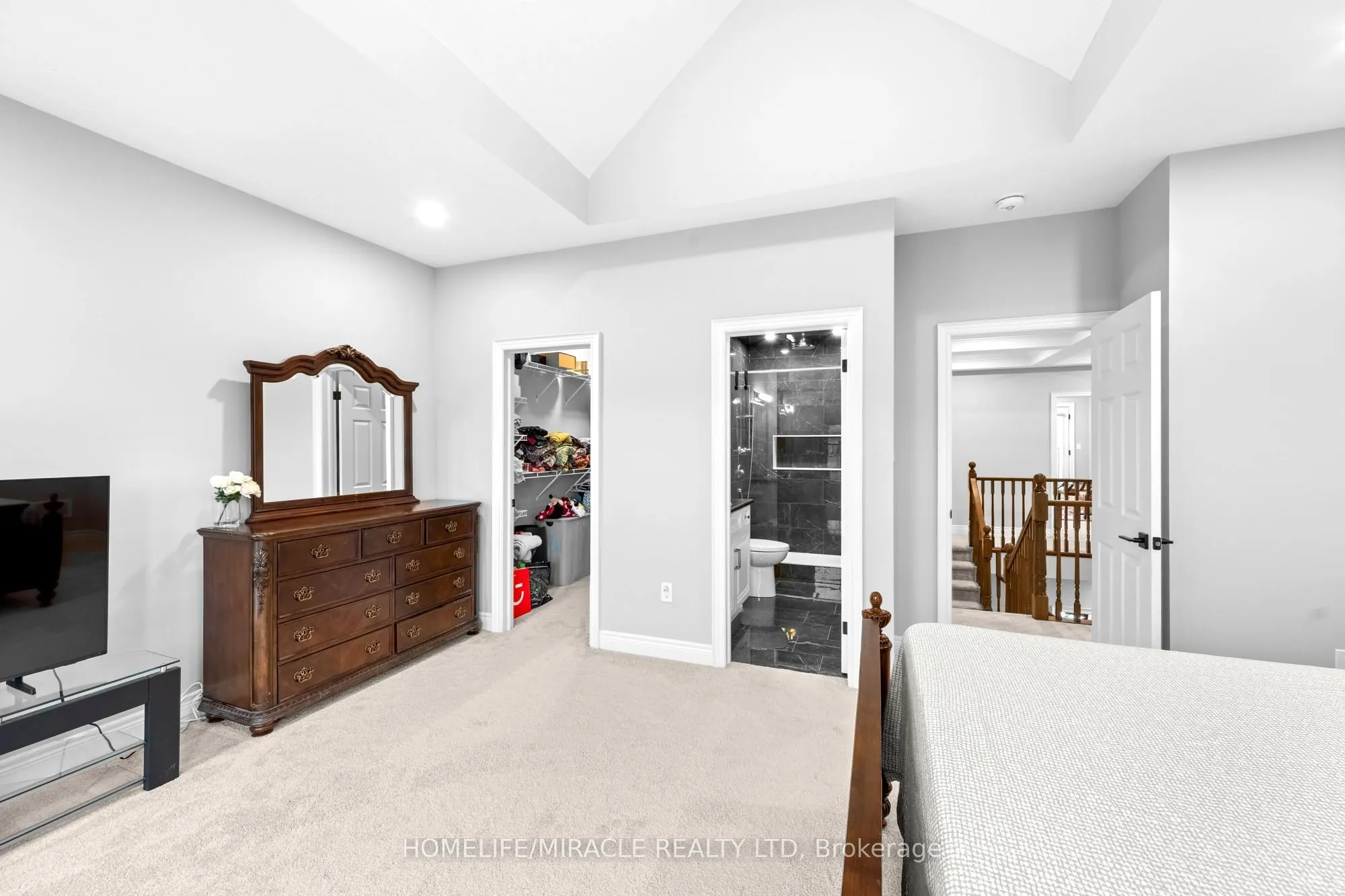 147 AMBROUS Crescent
