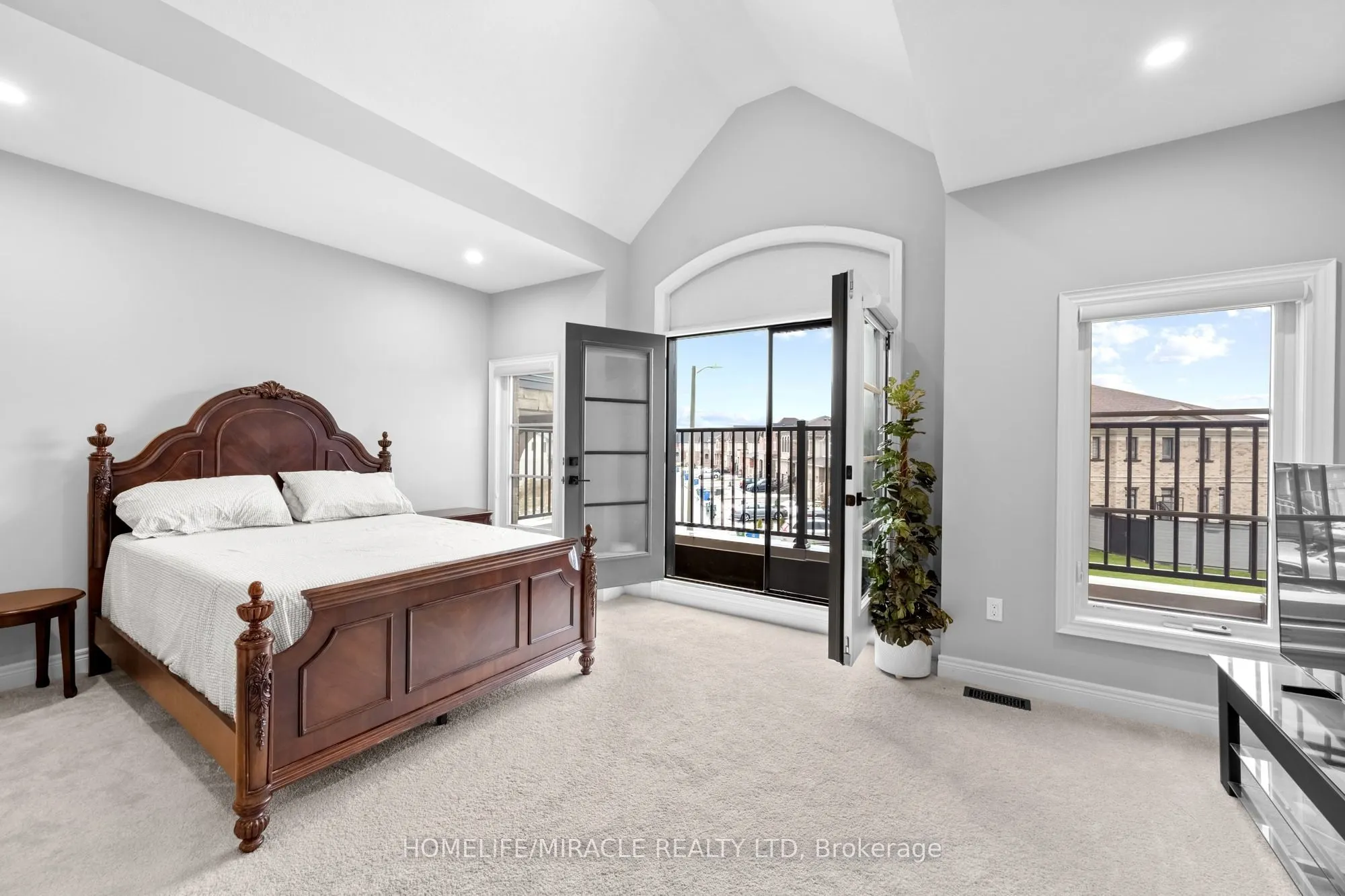 147 AMBROUS Crescent