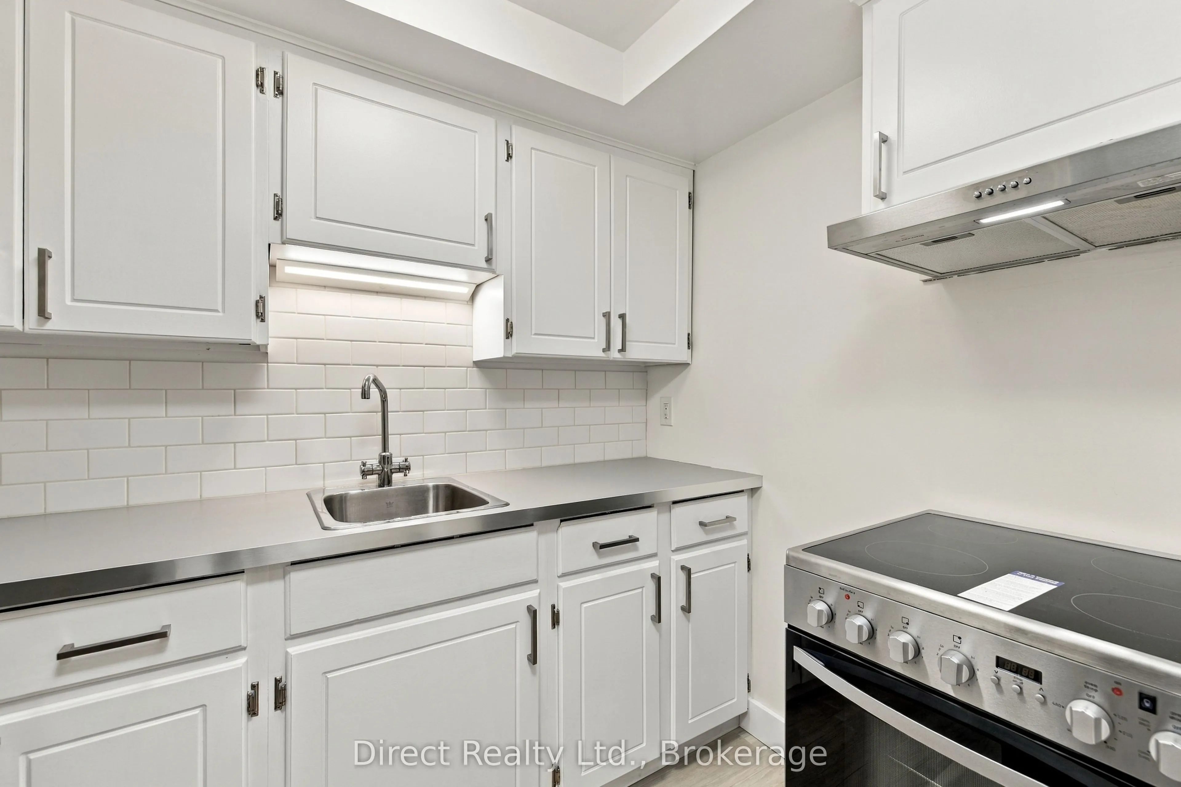 25 College Street E #108